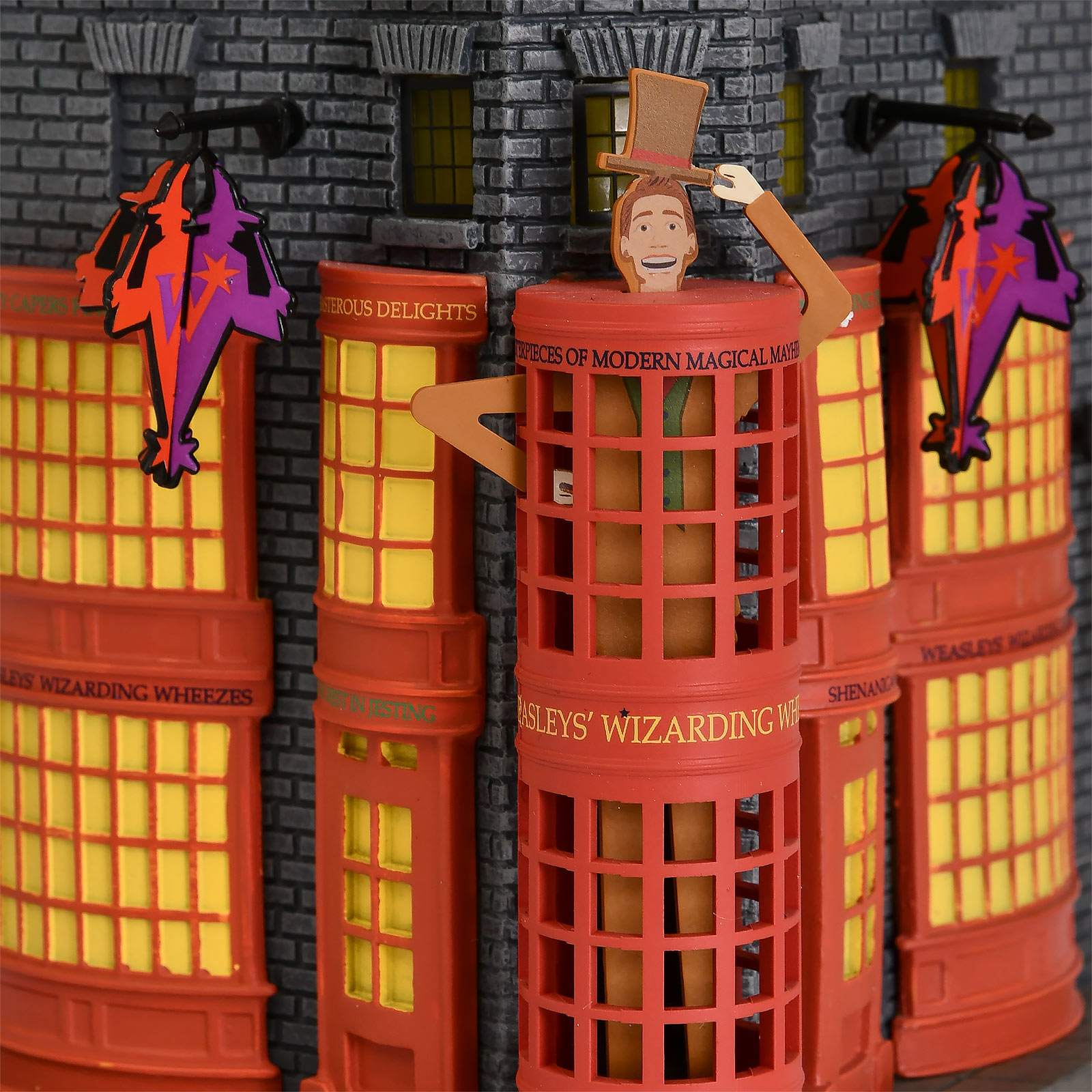 Weasleys Wizarding Wizards Miniature Replica with Lighting - Harry Potter