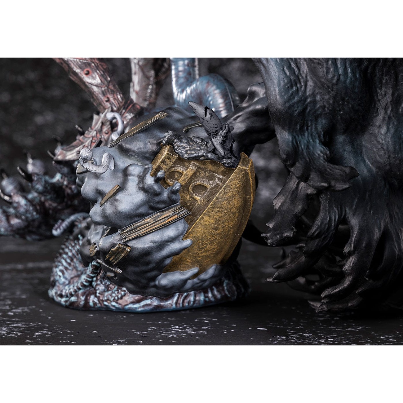 Berserk - Guts Berserker Armor Figuarts ZERO Metallic Touch Statua