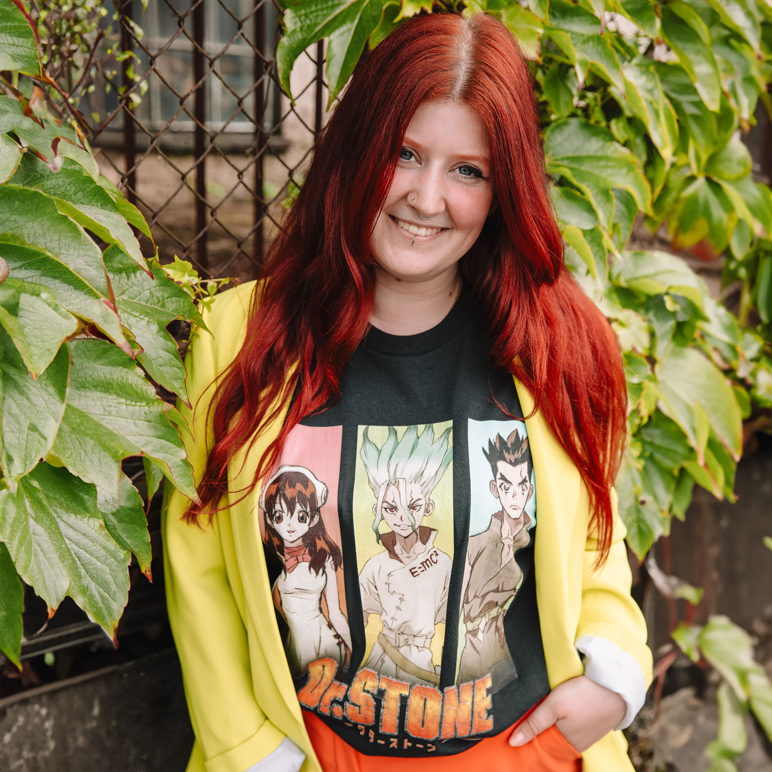 Dr. Stone - T-shirt Nera con Personaggi Grafici