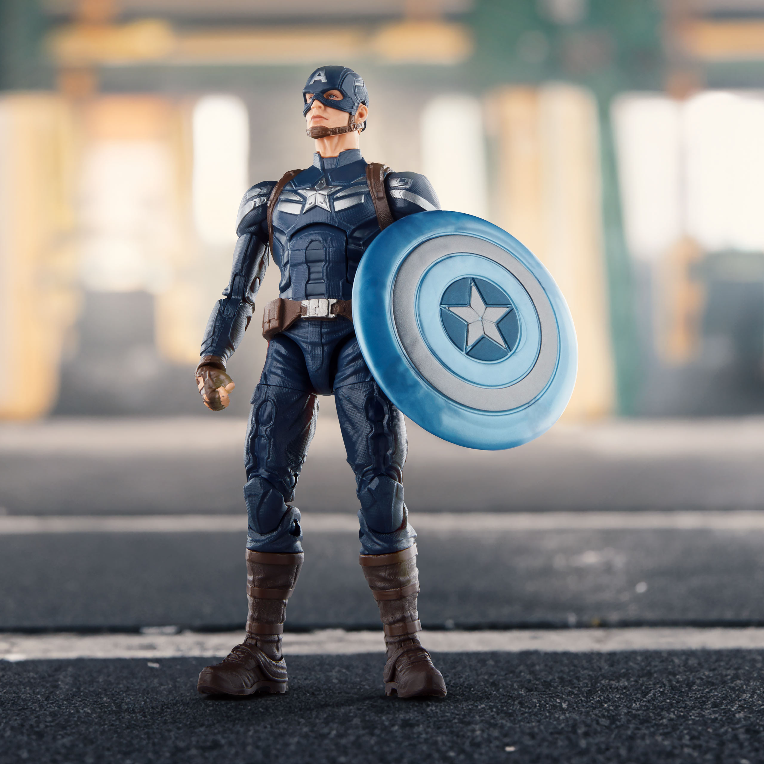 The Infinity Saga - Figura d'azione della Serie Marvel Legends di Captain America Winter Soldier