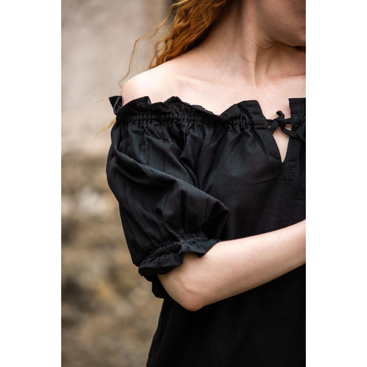 Blusa medieval de manga corta Verena negra