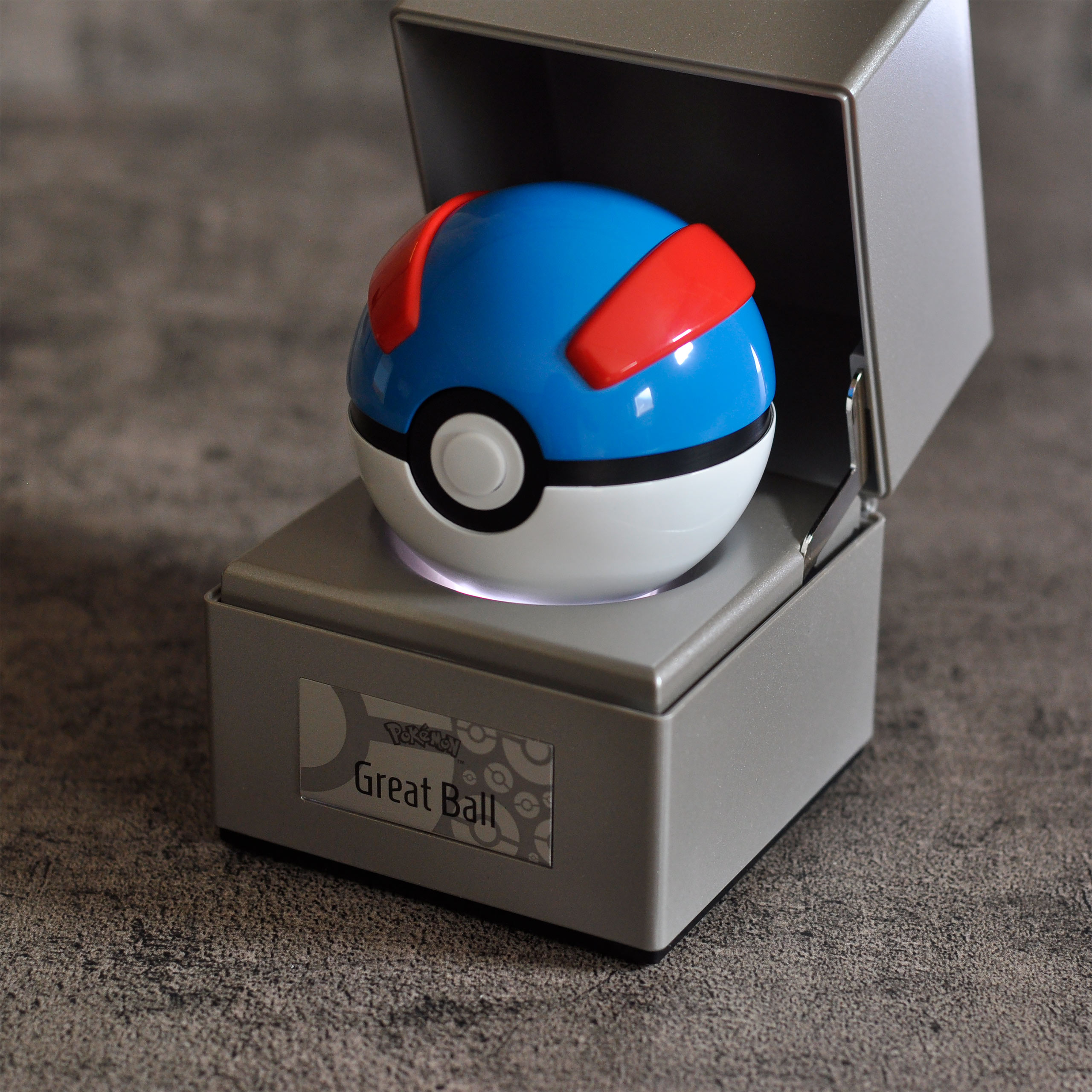 Pokemon - Superball Replik mit Licht