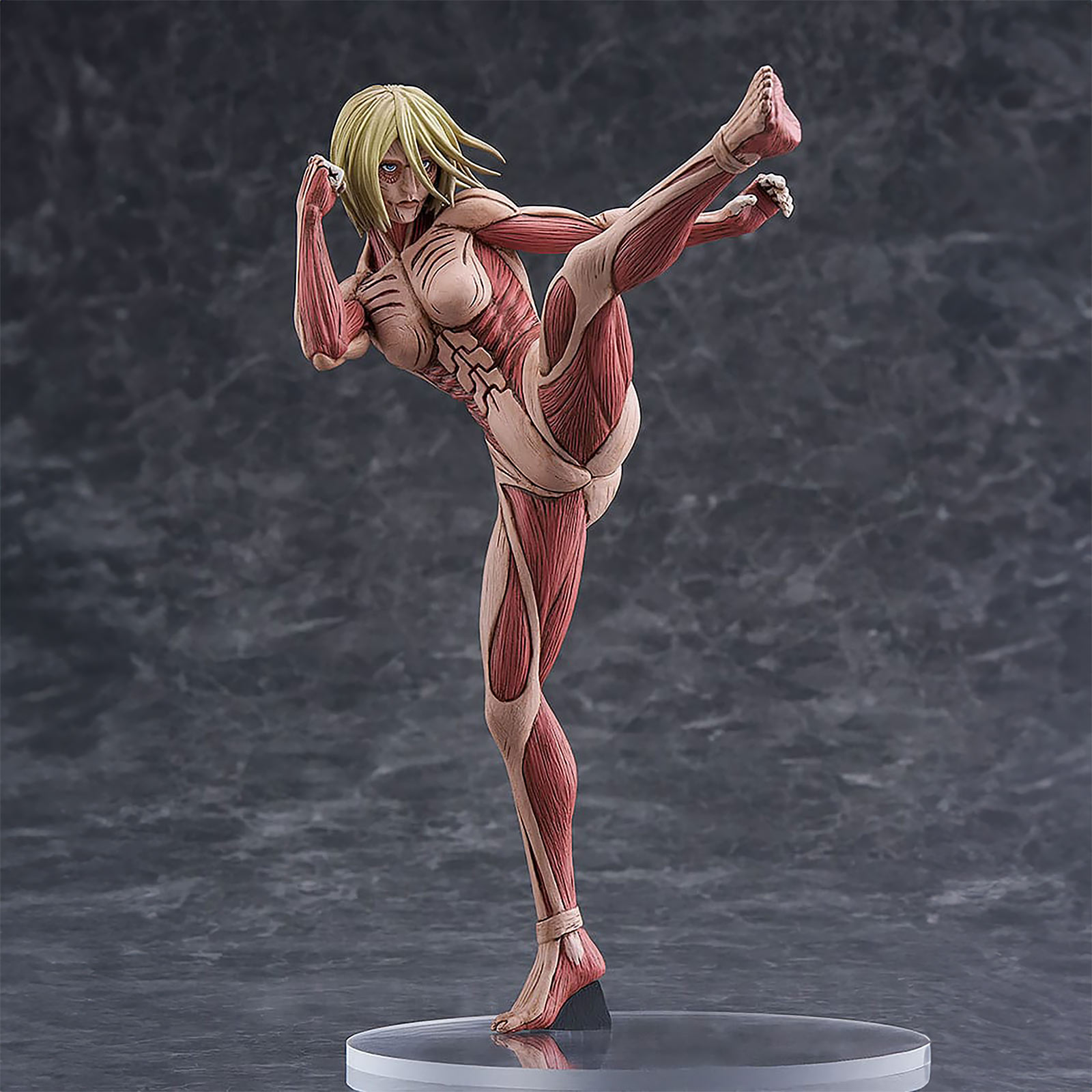 Attack on Titan - Figura de Annie Leonhart Versión Titan Femenino