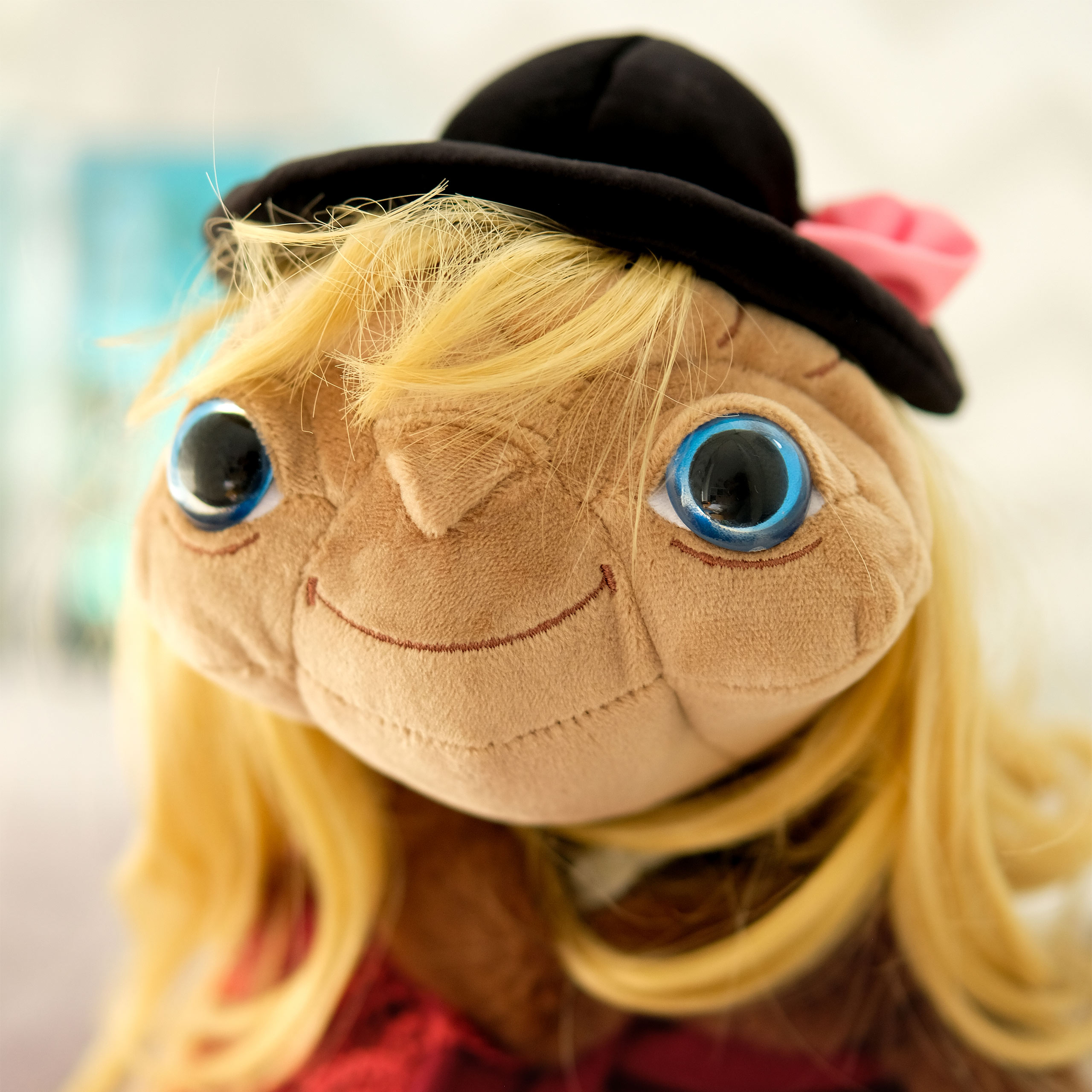 E.T. Plüsch Figur mit Kleid und Hut