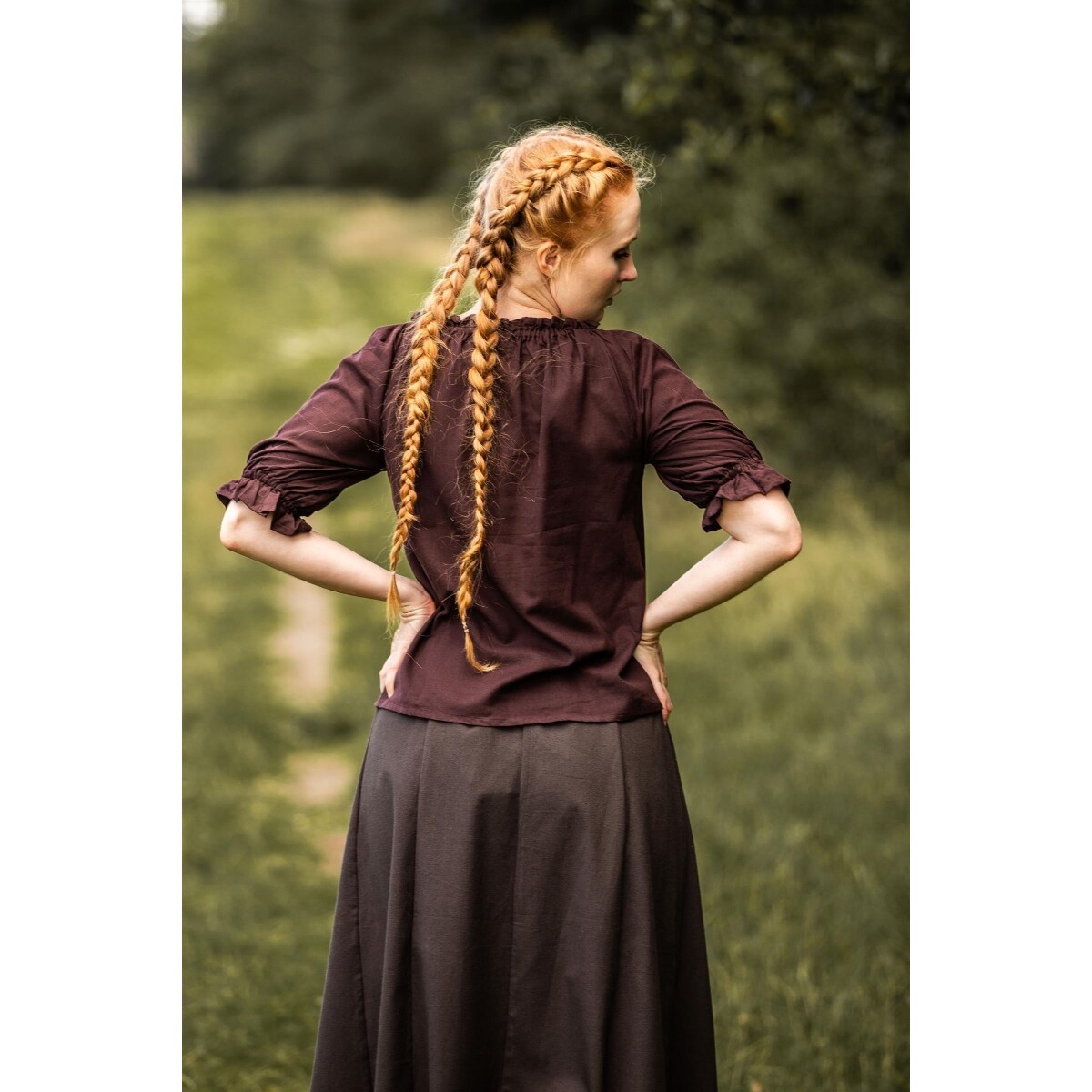 Średniowieczna bluzka z krótkim rękawem Sandra ciemnobrązowa