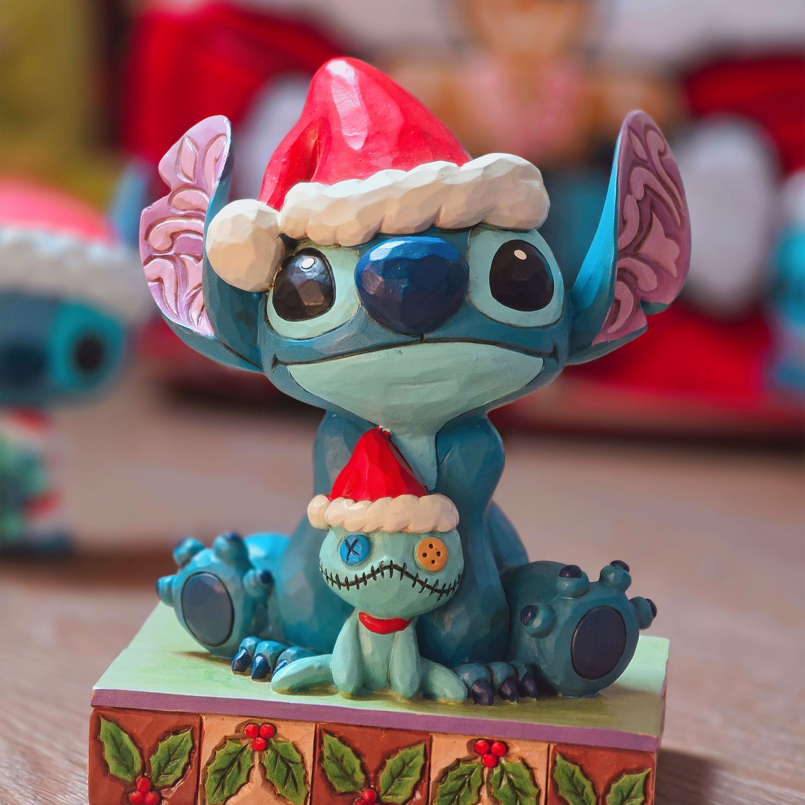 Stitch Santa with Quirk Figure - Lilo & Stitch