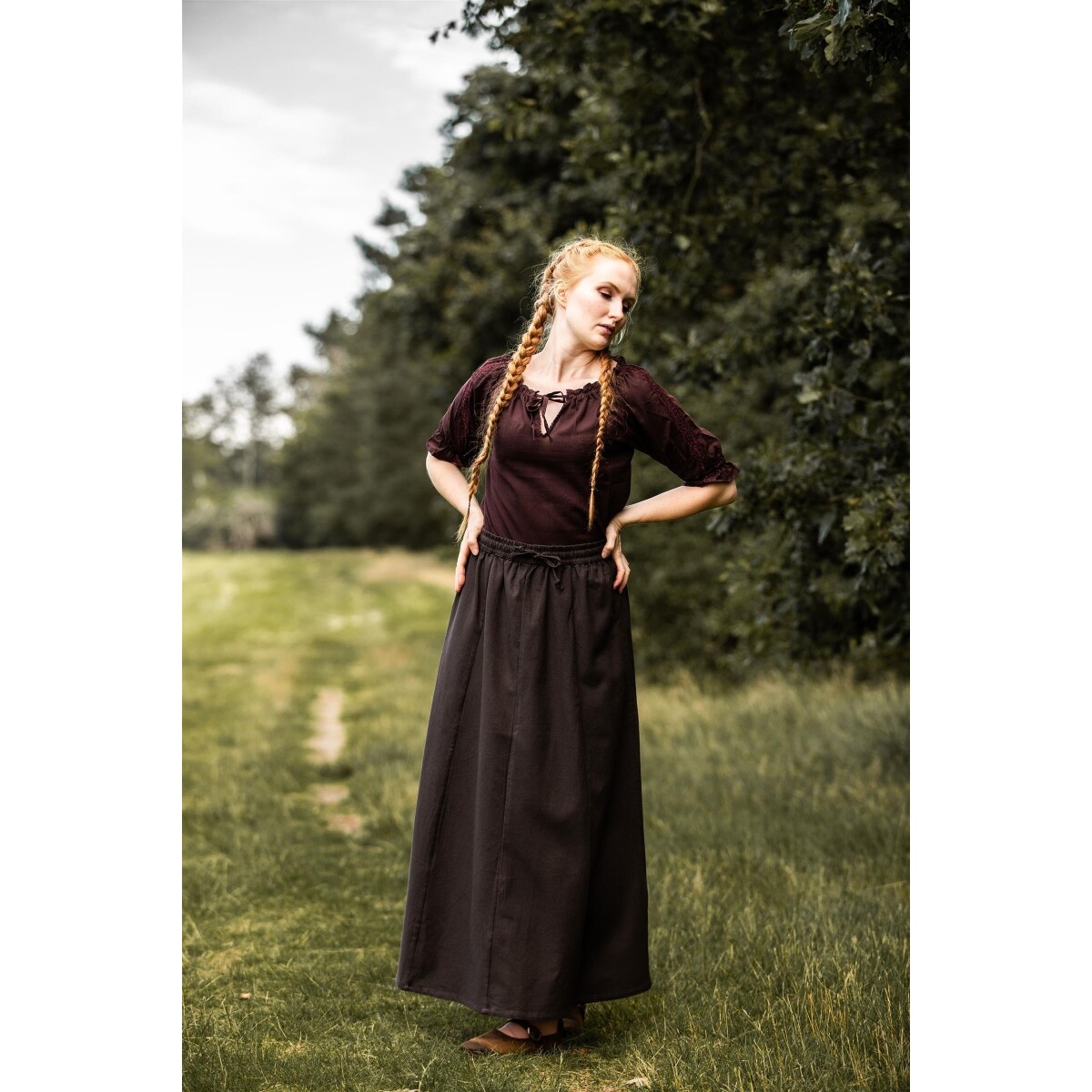 Średniowieczna bluzka z krótkim rękawem Sandra ciemnobrązowa