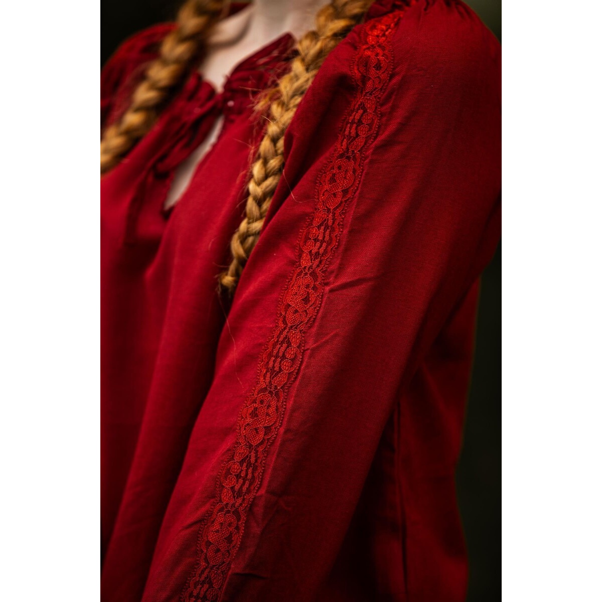 Bluzka średniowieczna z koronką Bettina czerwona