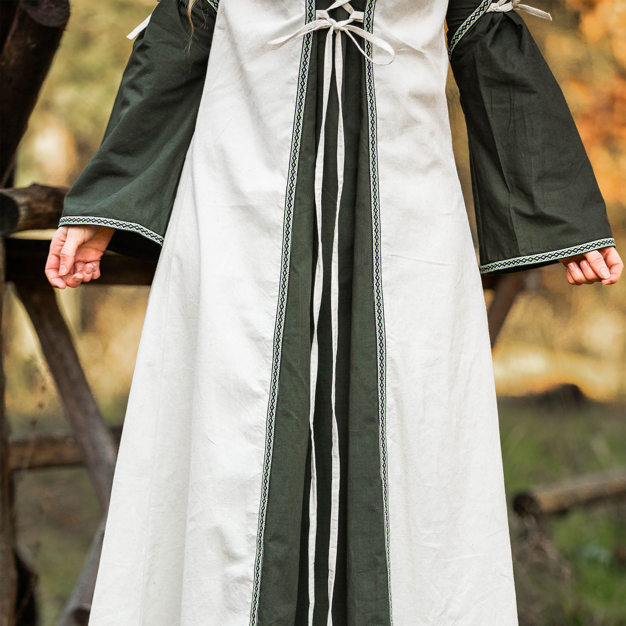 Middeleeuwse jurk met vetersluiting groen-natuur
