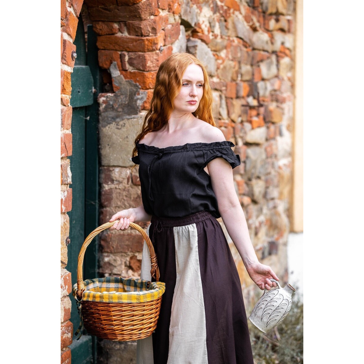 Blusa veraniega medieval Lotte con volantes negra