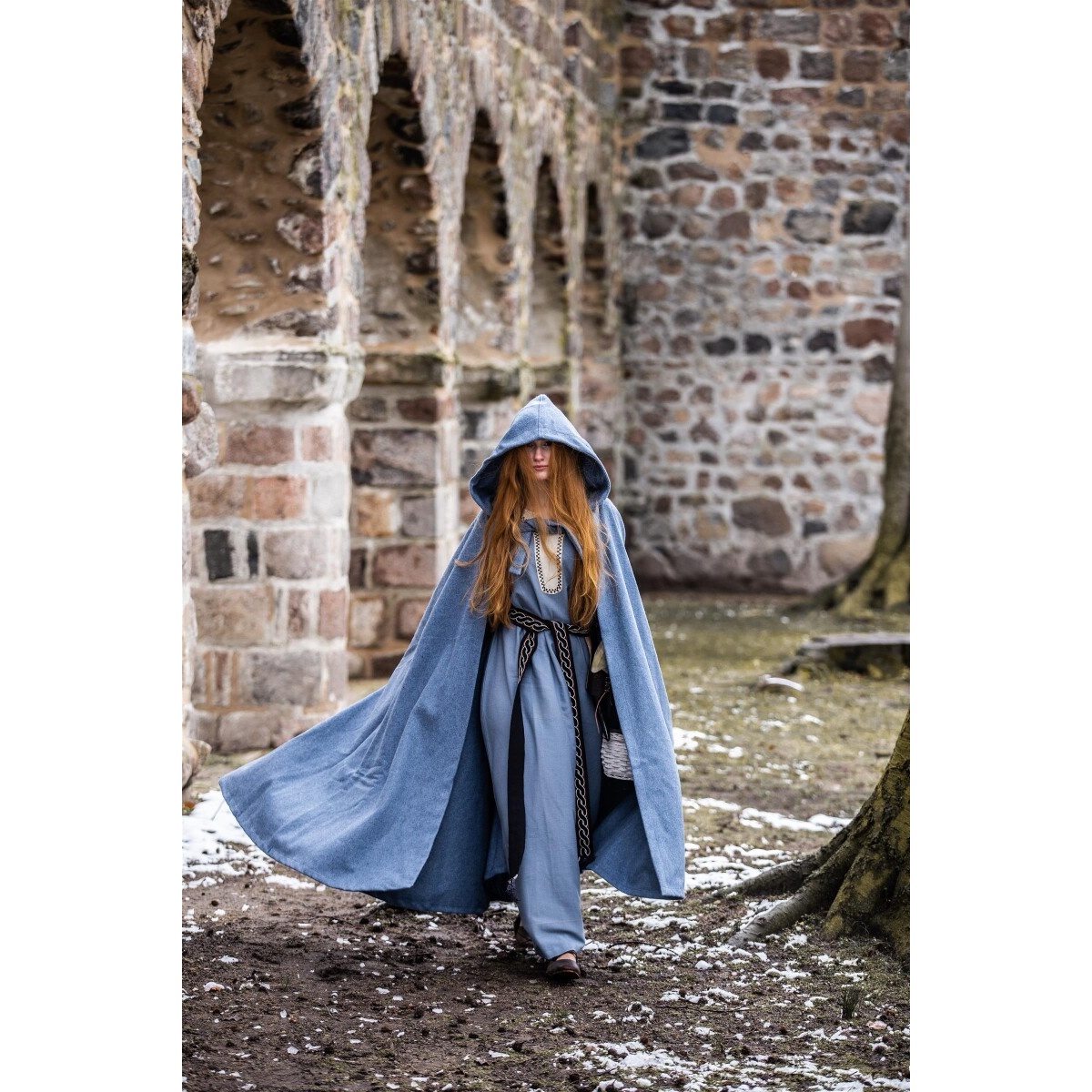 Capa medieval con capucha Mila azul paloma