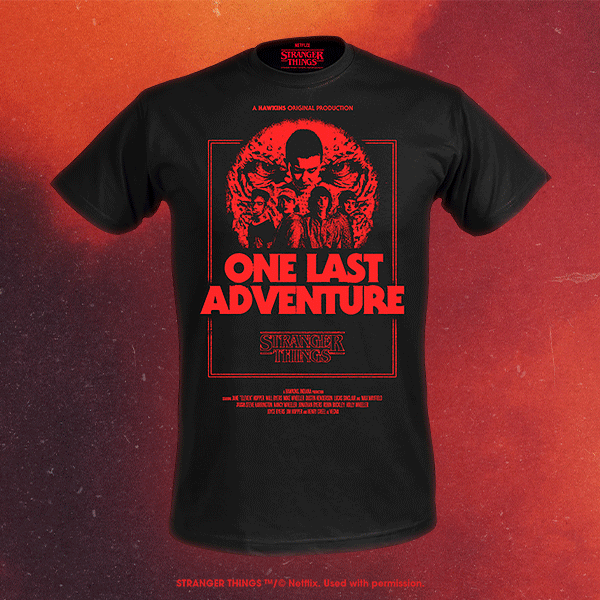 Animiertes Bild mit drei wechselnden Stranger-Things-T-Shirts in Schwarz, jeweils mit roten Poster-Motiven: einmal mit dem Schriftzug ‚One Last Adventure‘, einmal mit Eleven und weiteren Figuren, und einmal mit Vecna und dem Titel ‚The Final Battle‘.