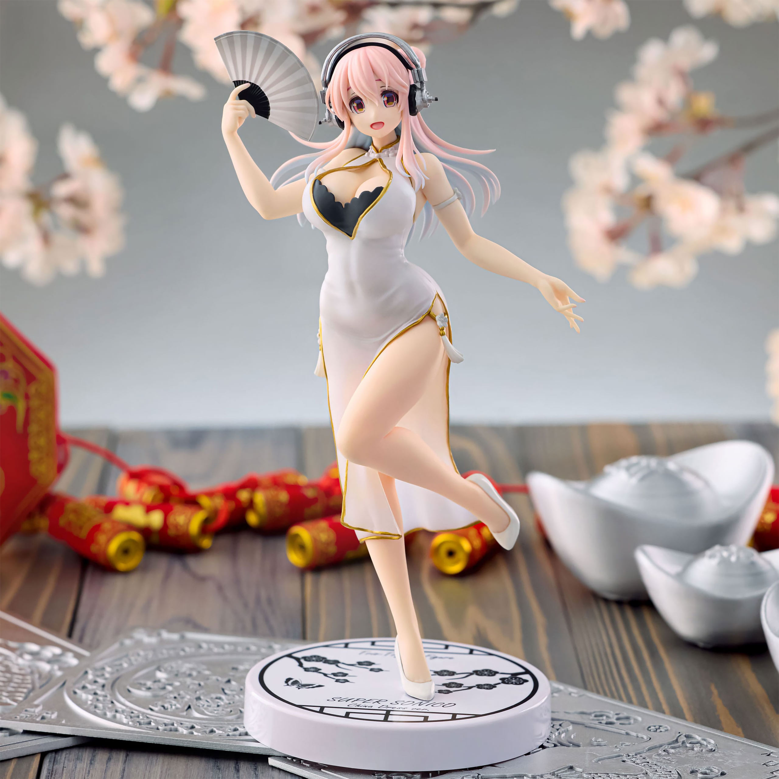 Super Sonico - Figura Trio-Try-iT versión vestido chino blanco
