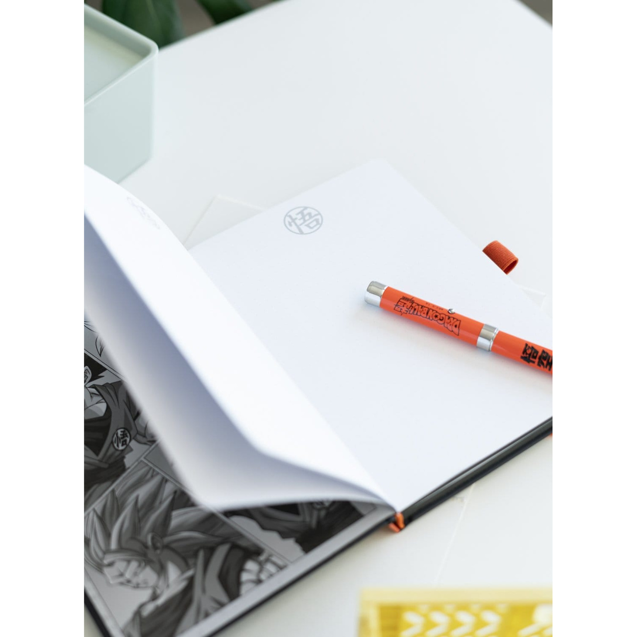 Dragon Ball Cuaderno A5 Premium con bolígrafo proyector Super Goku