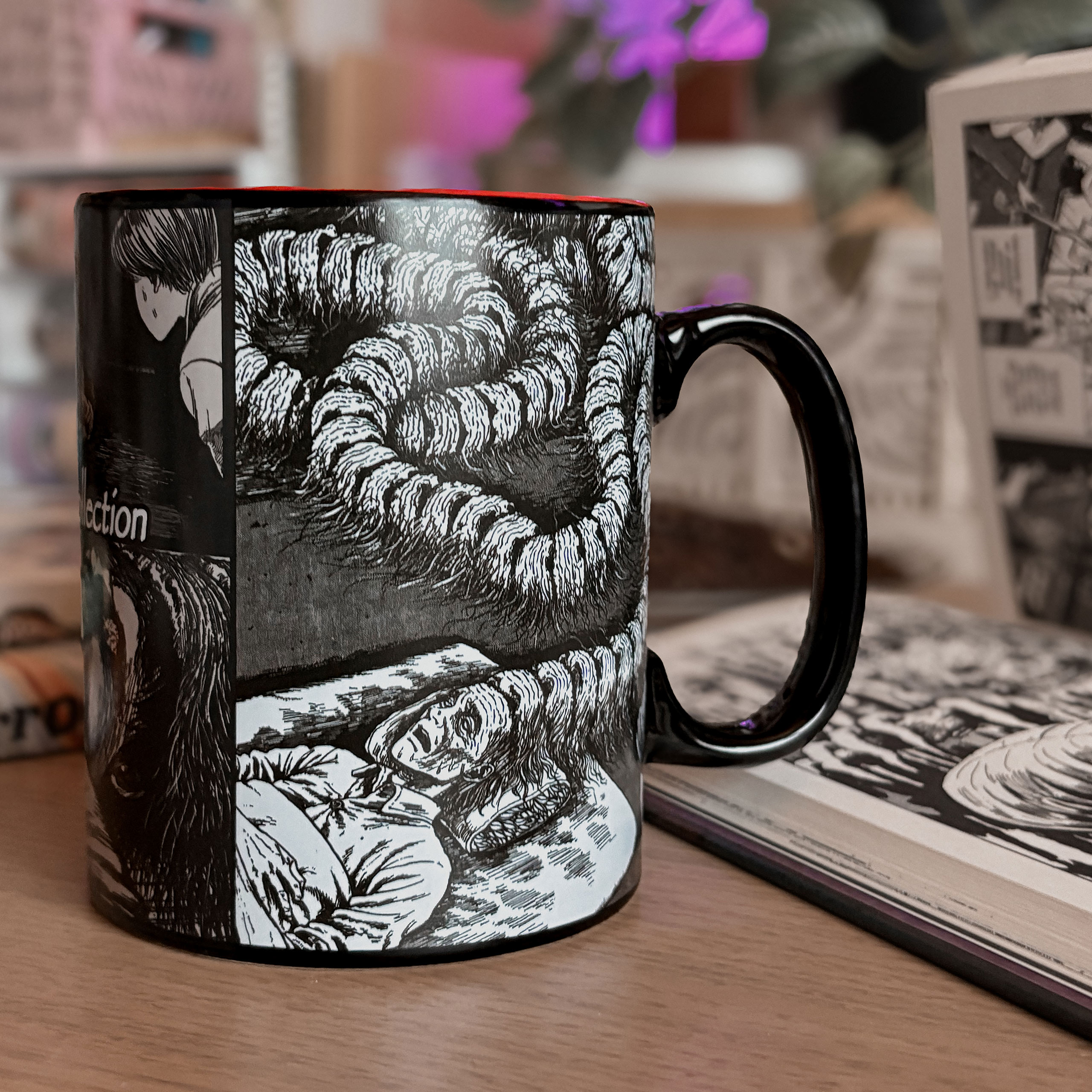 Junji Ito - Honored Ancestor Thermoeffekt Tasse