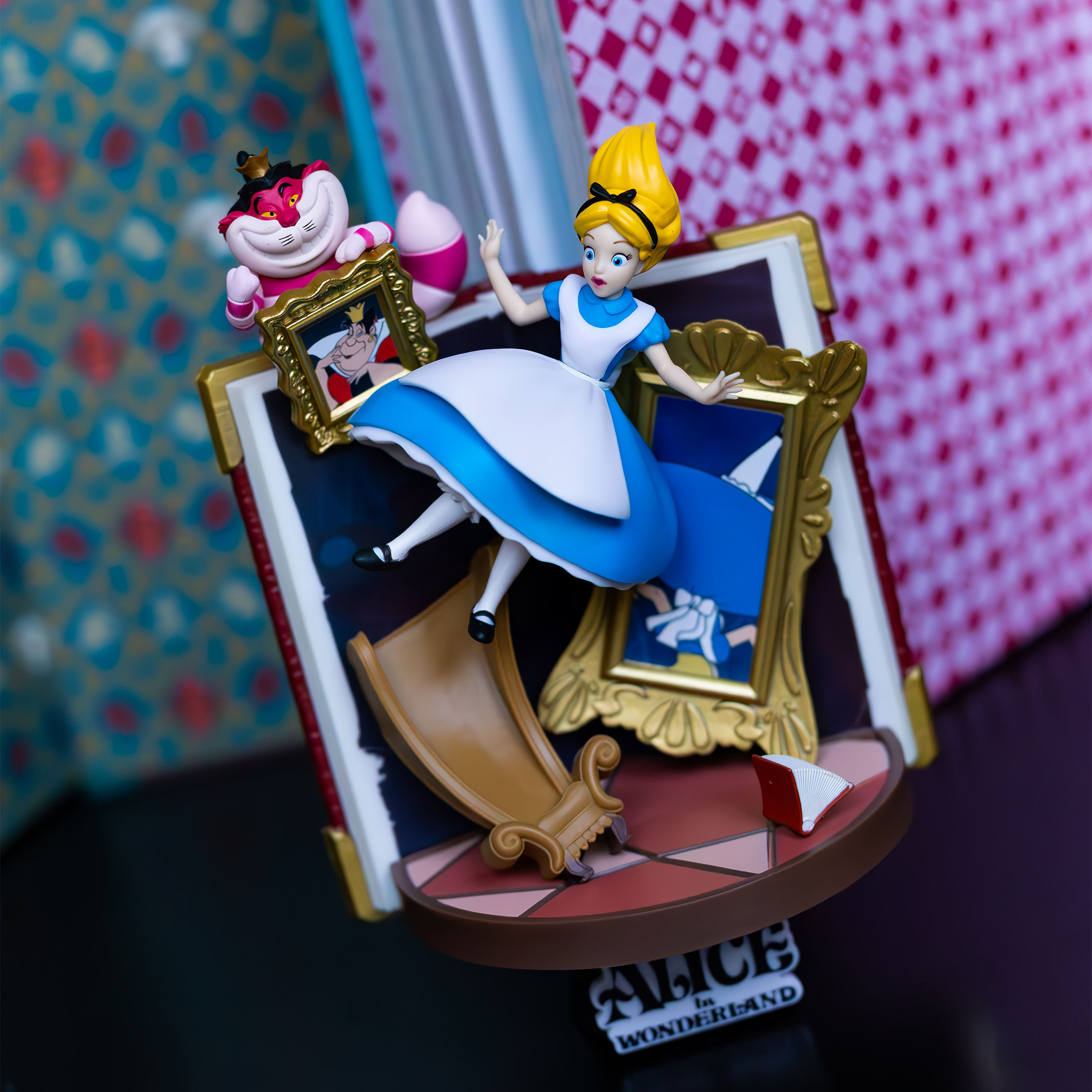 Alice in Wonderland - D-Stage Diorama Figuur Disney Story Book Series