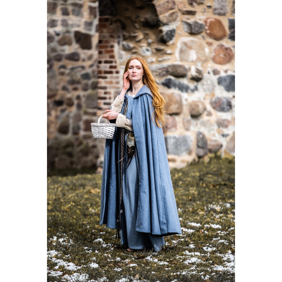 Capa medieval con capucha Mila azul paloma