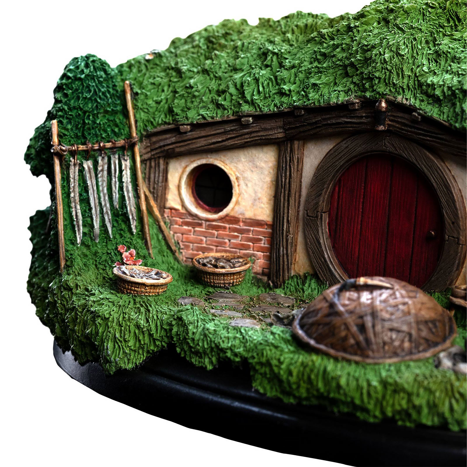 The Hobbit - 31 Lakeside Hobbit Hole Diorama