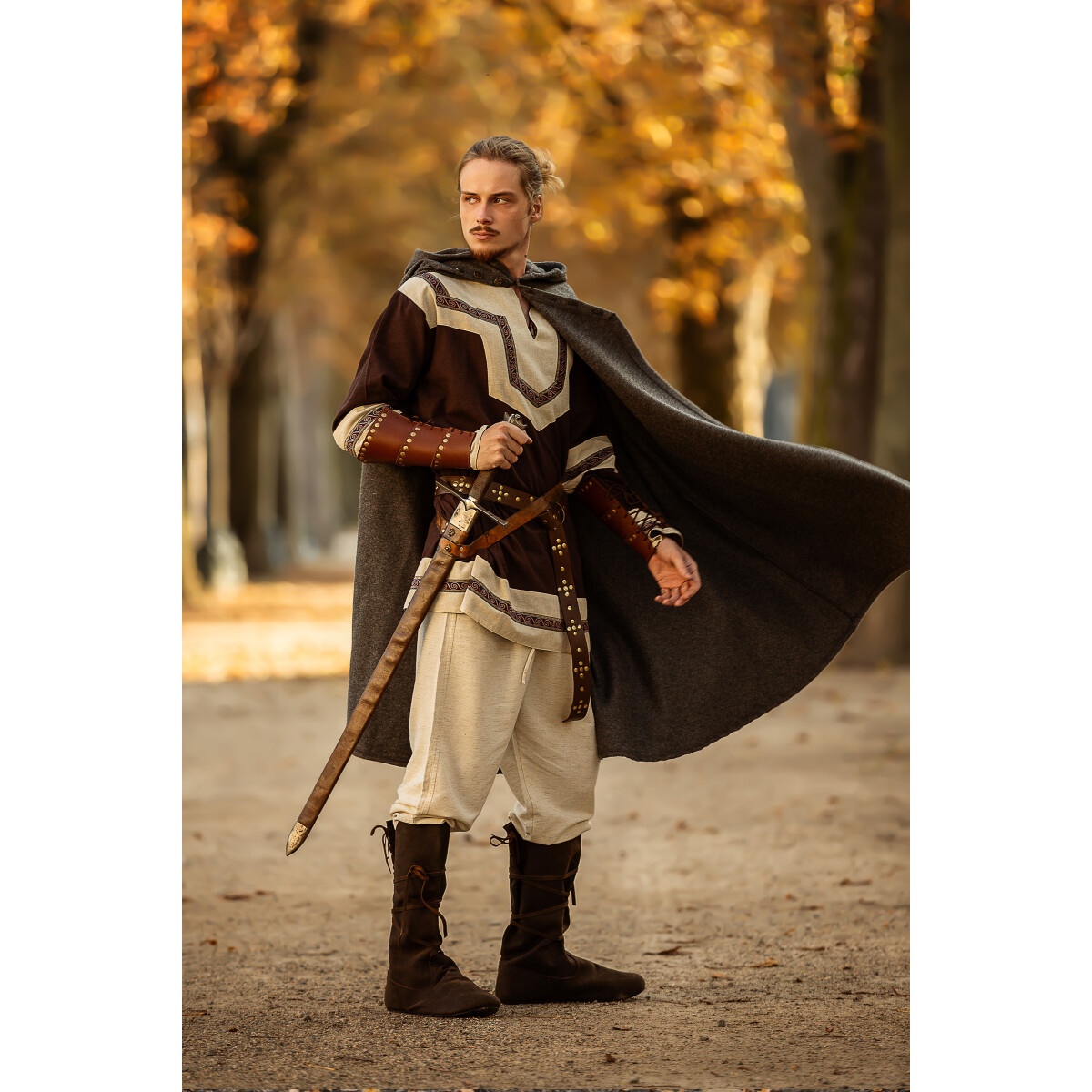 Túnica celta medieval Aidan marrón oscuro-beige