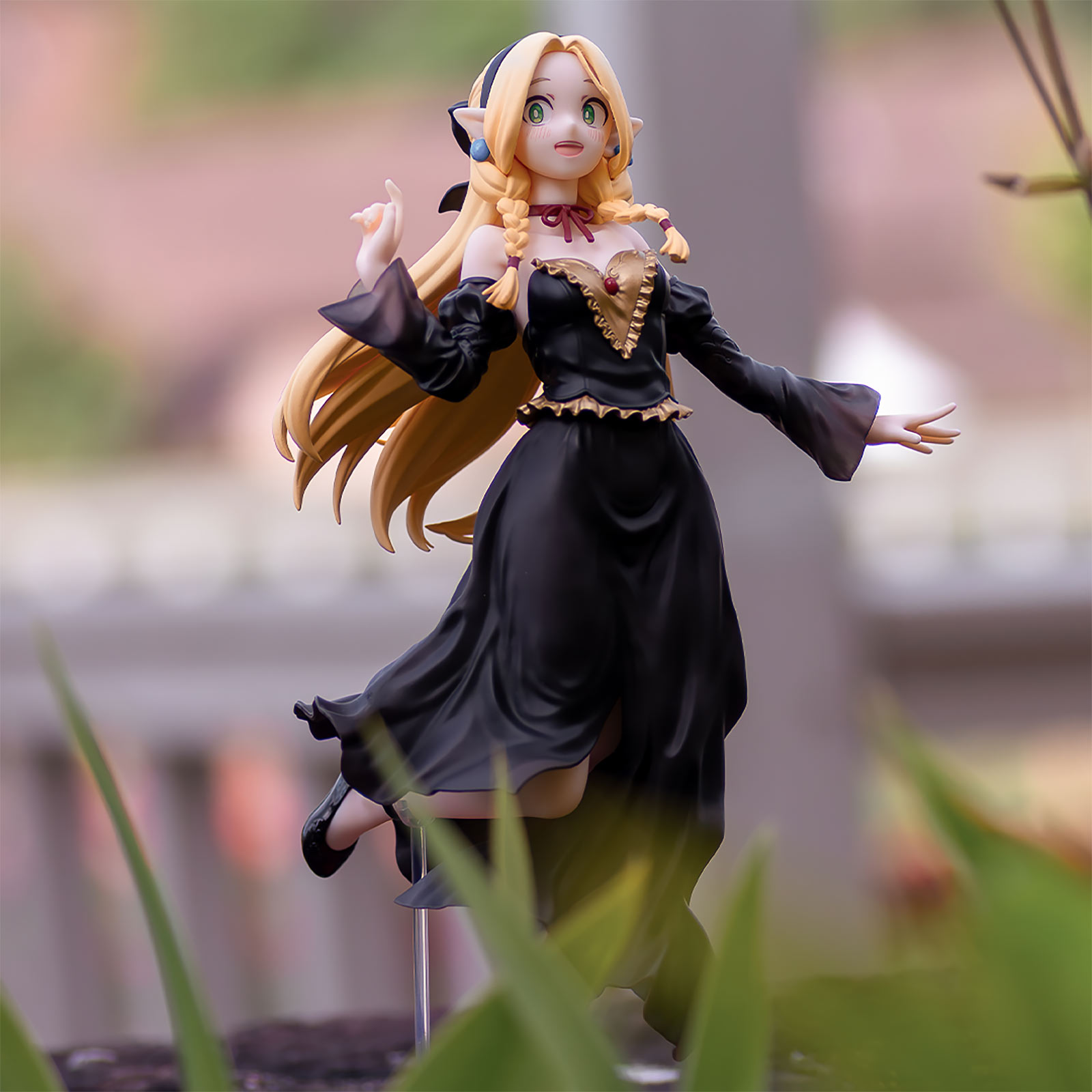 marcille black dress FuRyu Corporation TENITOL TALL style ver. | Delicious in Dungeon and the gold weapons on the chest and waist create an elegant luster and a sense of luxury Delicious in Dungeon - Marcille