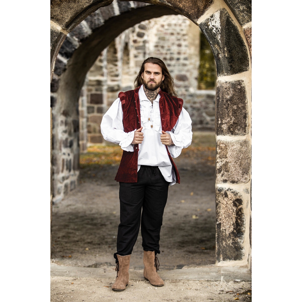 Moyen Âge Pourpoint noble en velours Pierre rouge