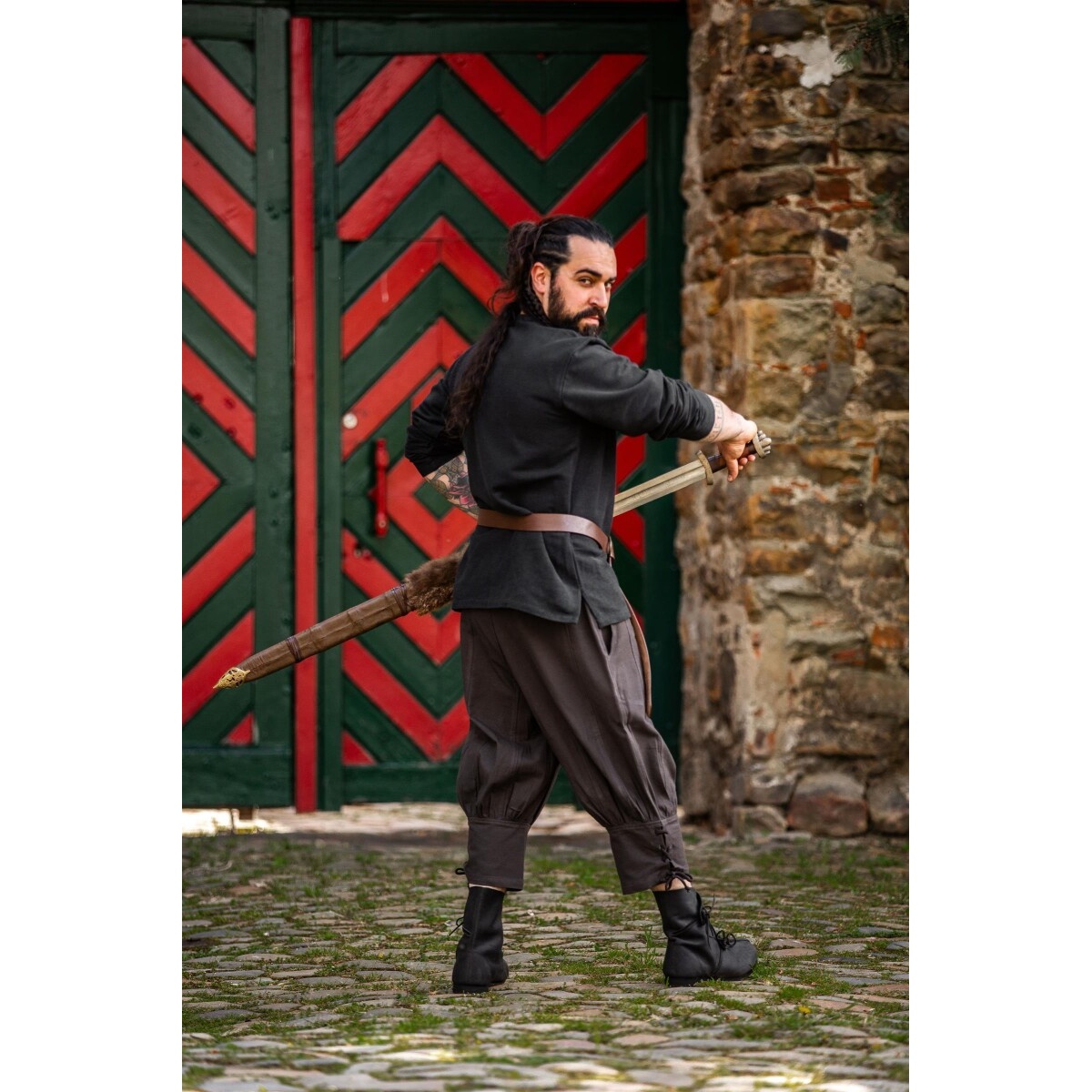 Pantalón medieval hasta la rodilla Laurence con cordones en la parte baja de la pierna marrón