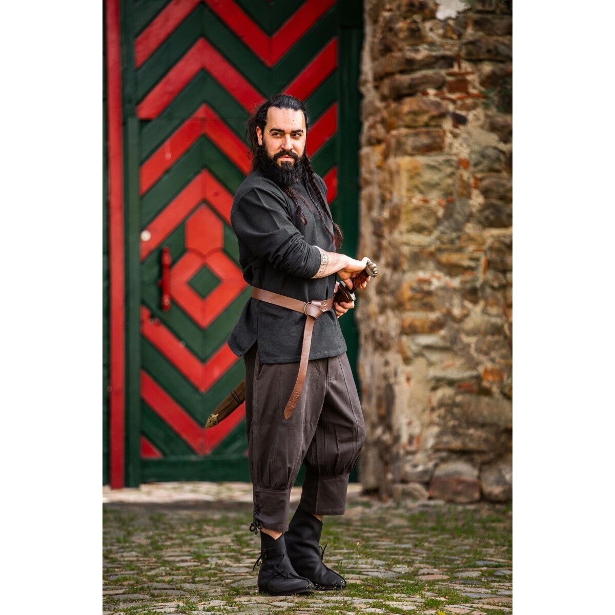 Pantalón medieval hasta la rodilla Laurence con cordones en la parte baja de la pierna marrón