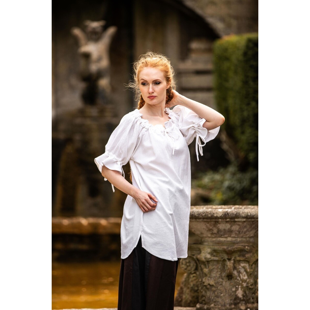 Blusa medievale a maniche corte Verena bianca