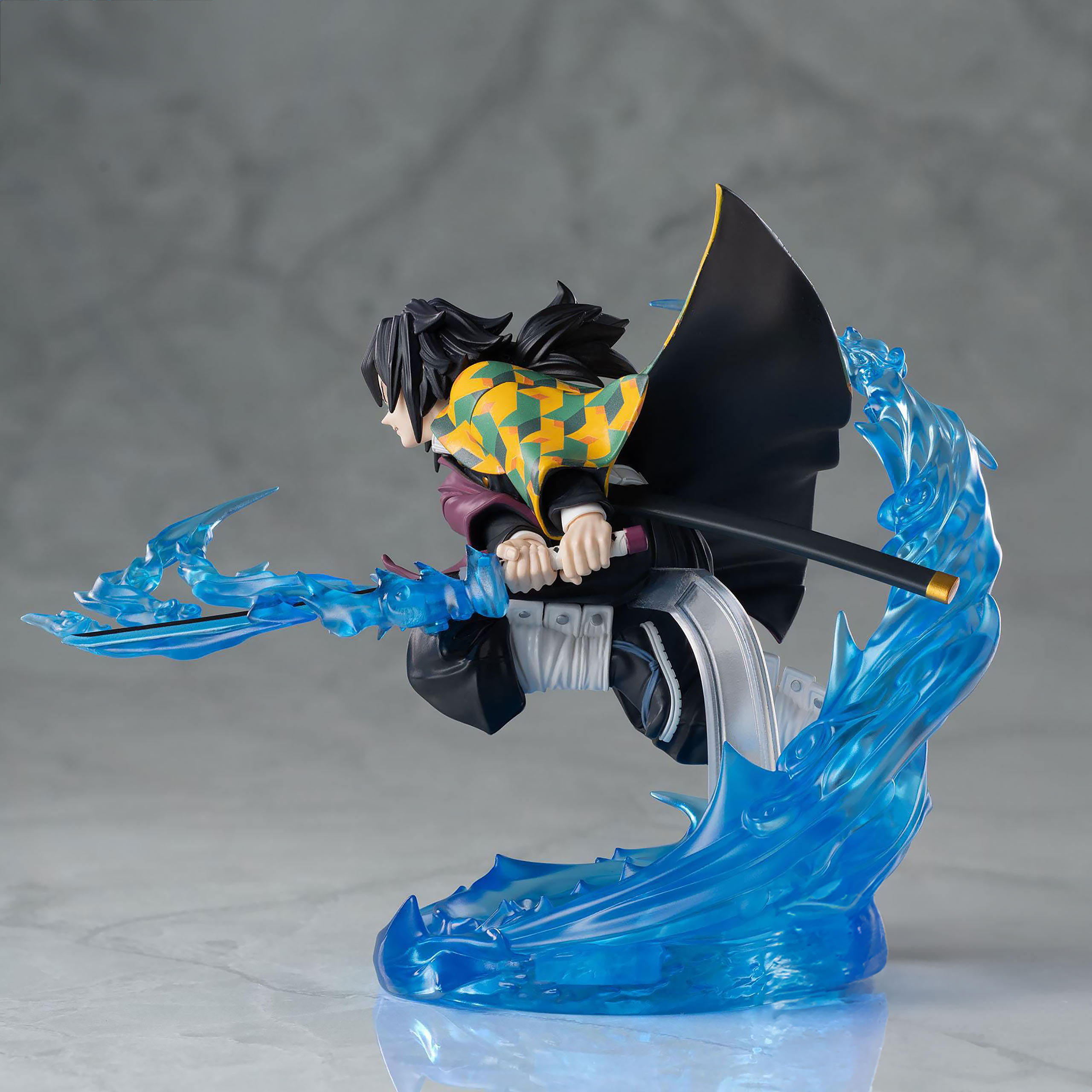 Demon Slayer - Giyu Tomioka Xross Link Anime Figure