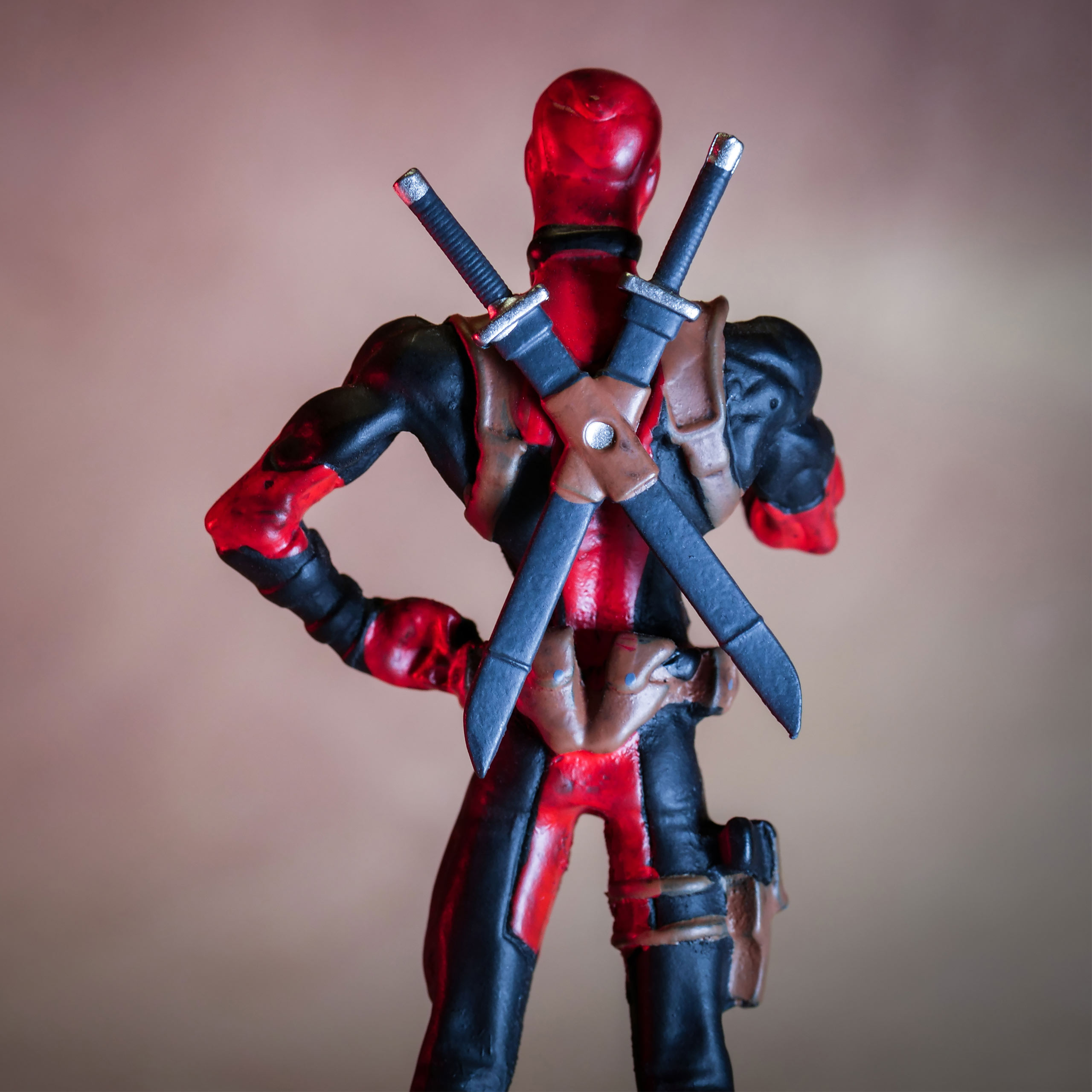 Deadpool - Heavyweights Metalen Figuur in Verzamelaarsblik