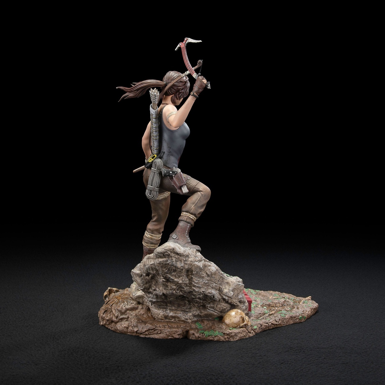 Tomb Raider PVC-standbeeld Lara Croft Survivor Era 33 cm