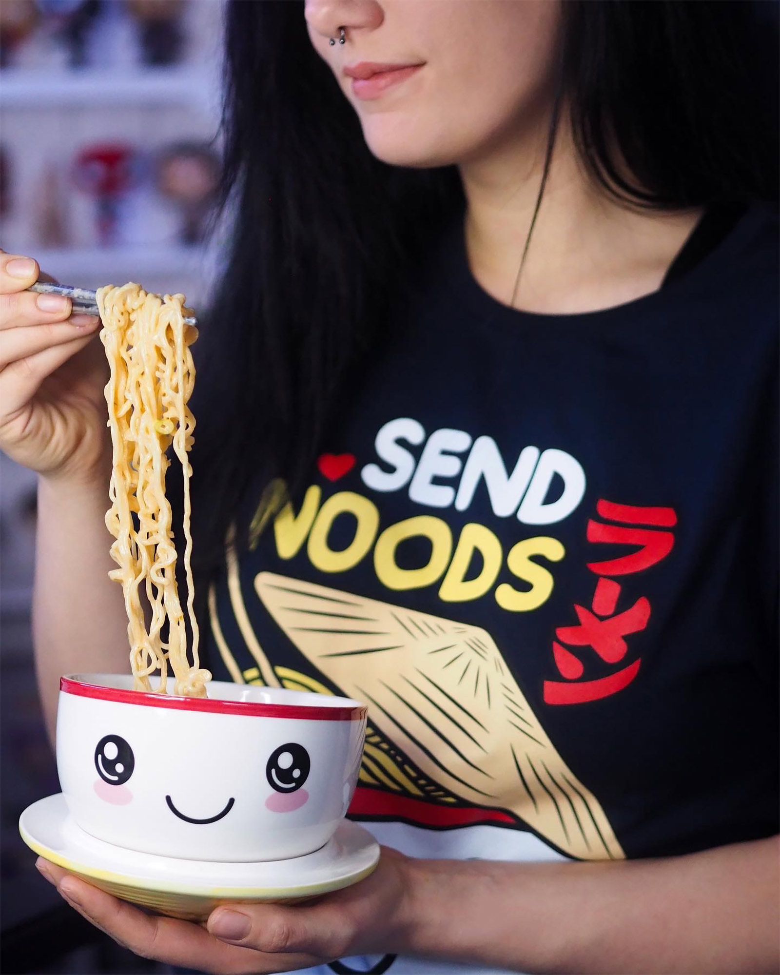 Send Noods Ramen T-shirt voor anime fans blauw