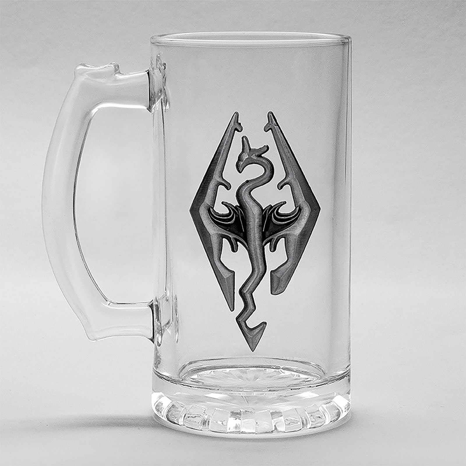 Skyrim - Chope en verre avec symbole de dragon