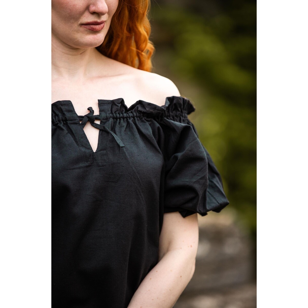 Blusa medieval de manga corta Verena negra