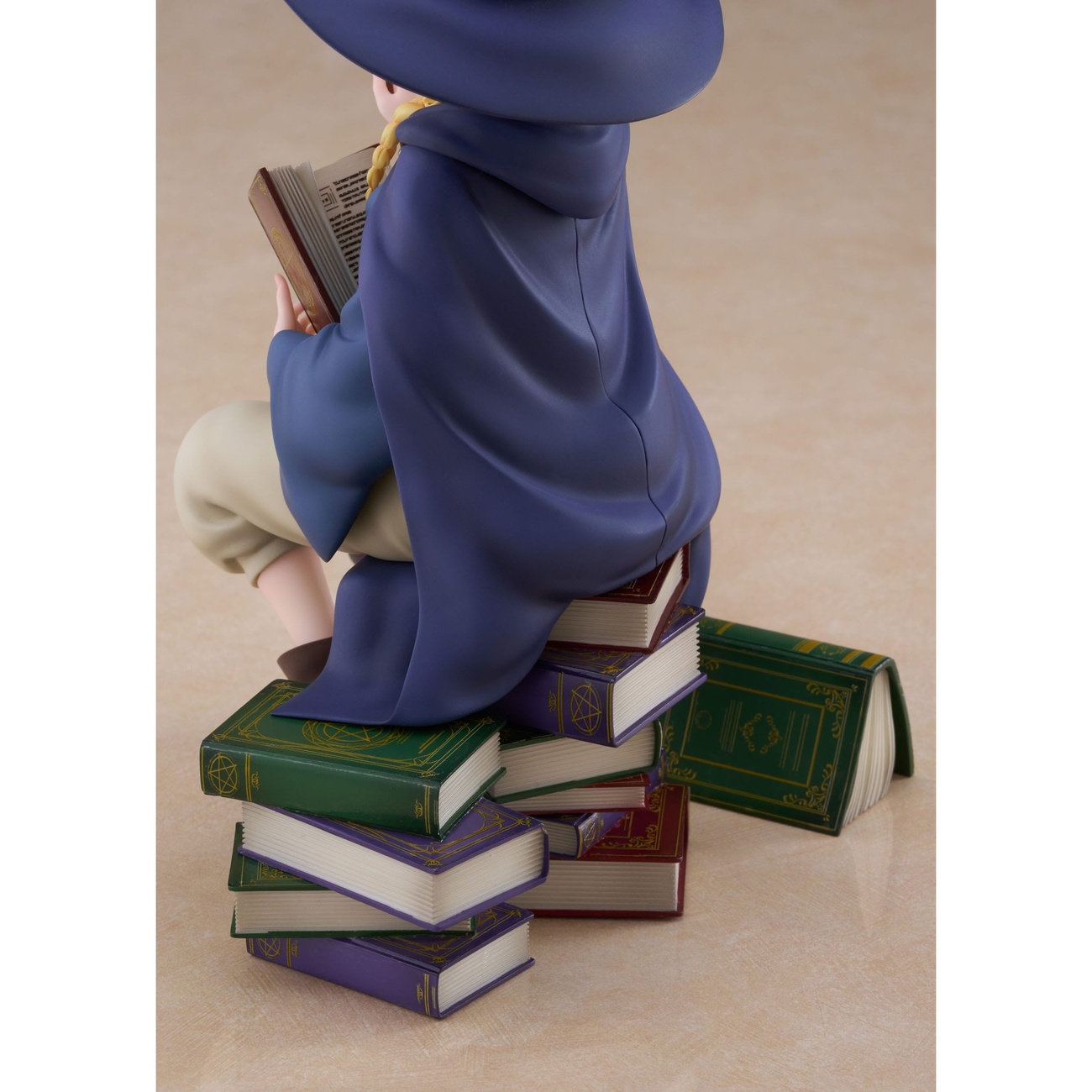 Delicious in Dungeon PVC-figuur 1/7 Marcille Student Ver. AmiAmi Limited Edition 19 cm