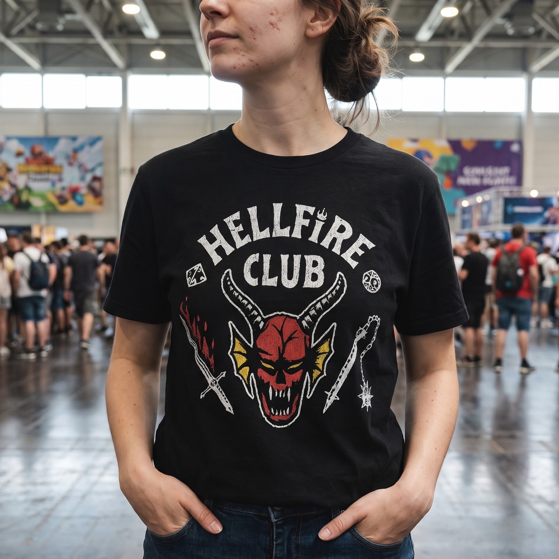 Stranger Things - Camiseta negra con logotipo del Club Hellfire