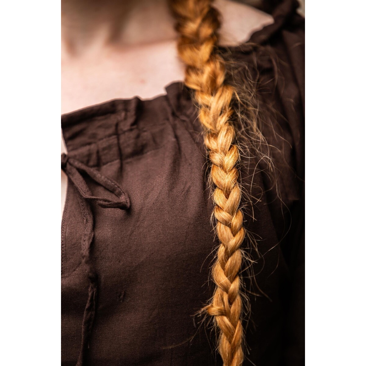 Blusa medieval de manga corta Vera marrón oscuro