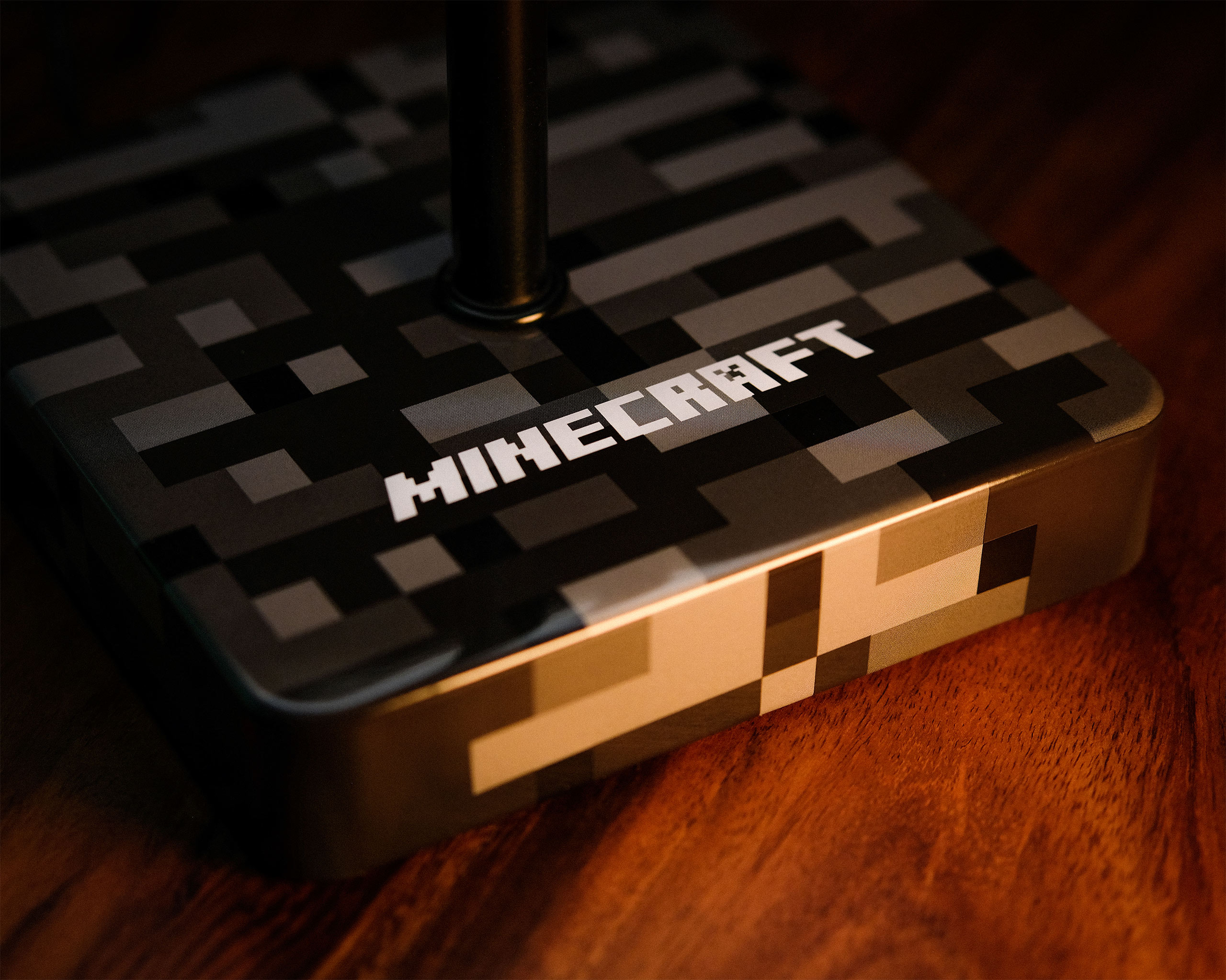 Minecraft - Redstone Block Table Lamp