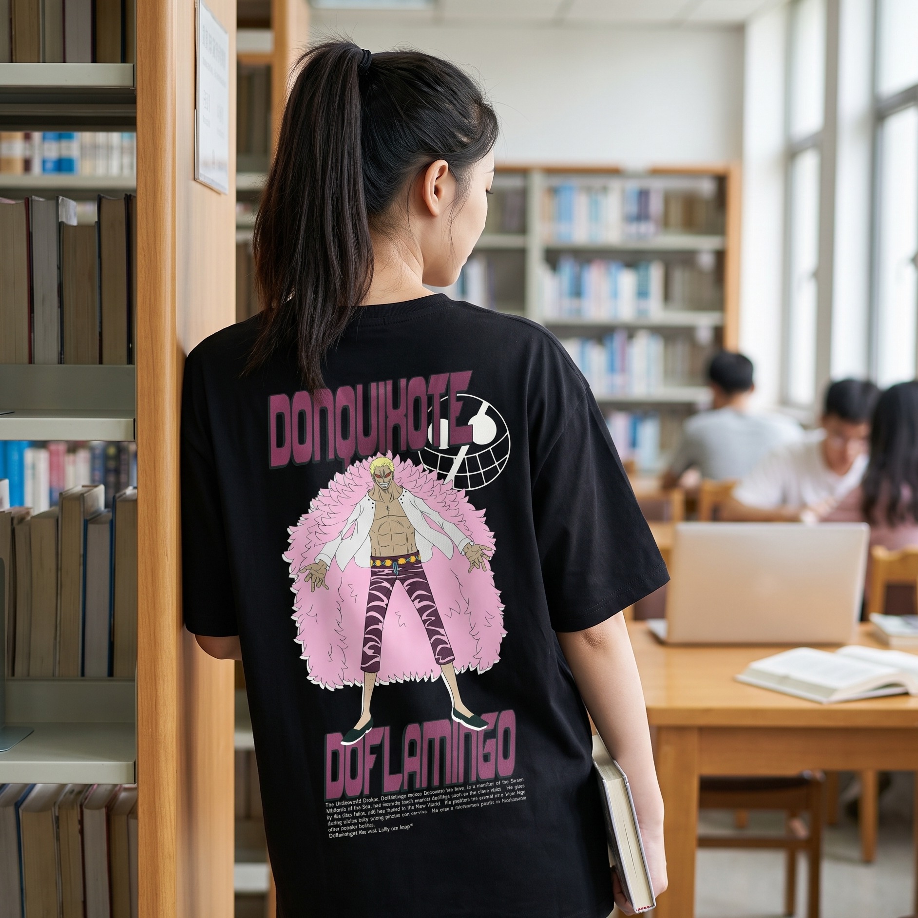 One Piece - T-shirt oversize Don Quixote Doflamingo nera