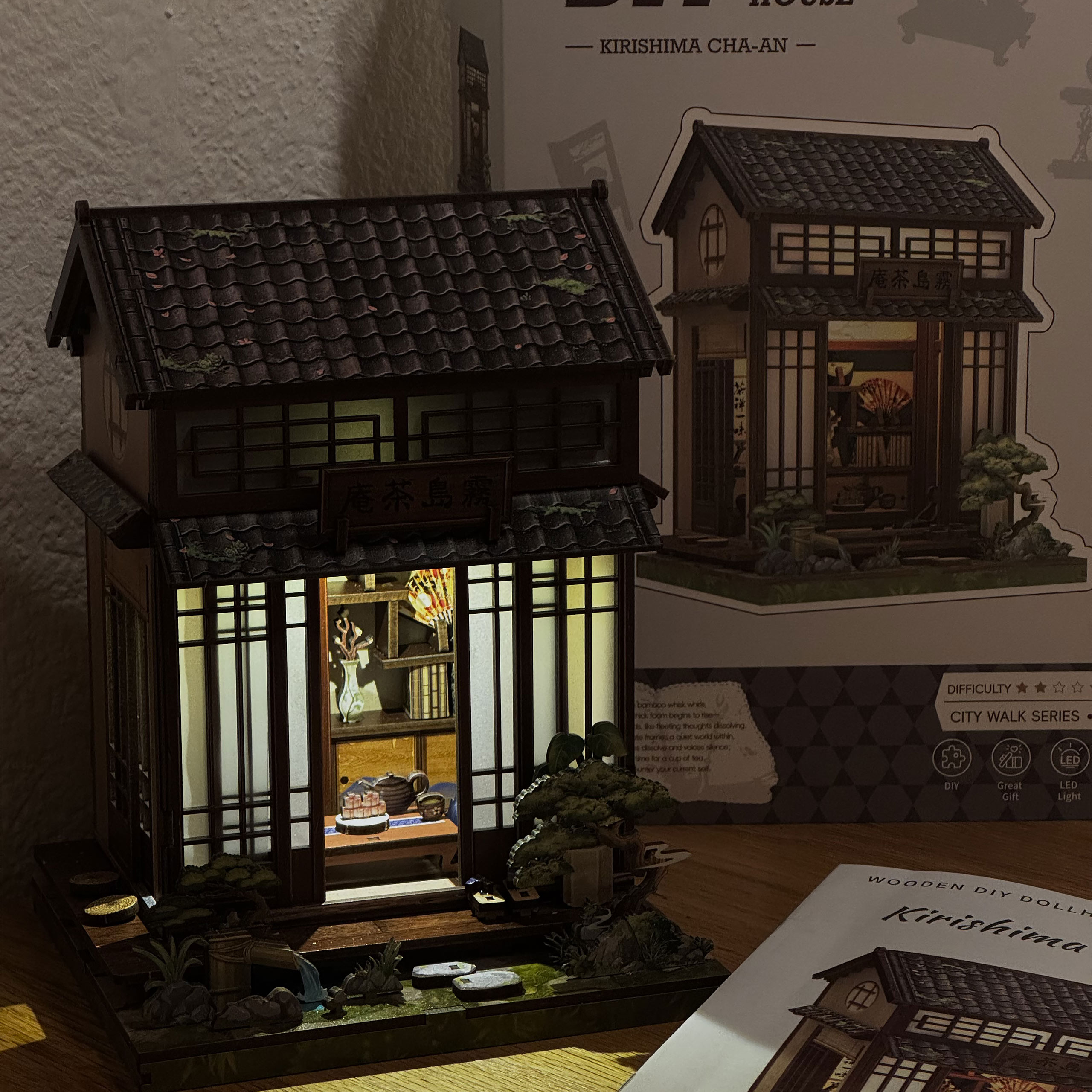 CuteBee - Kirishima Cha-an casetta in miniatura Book Nook kit modello