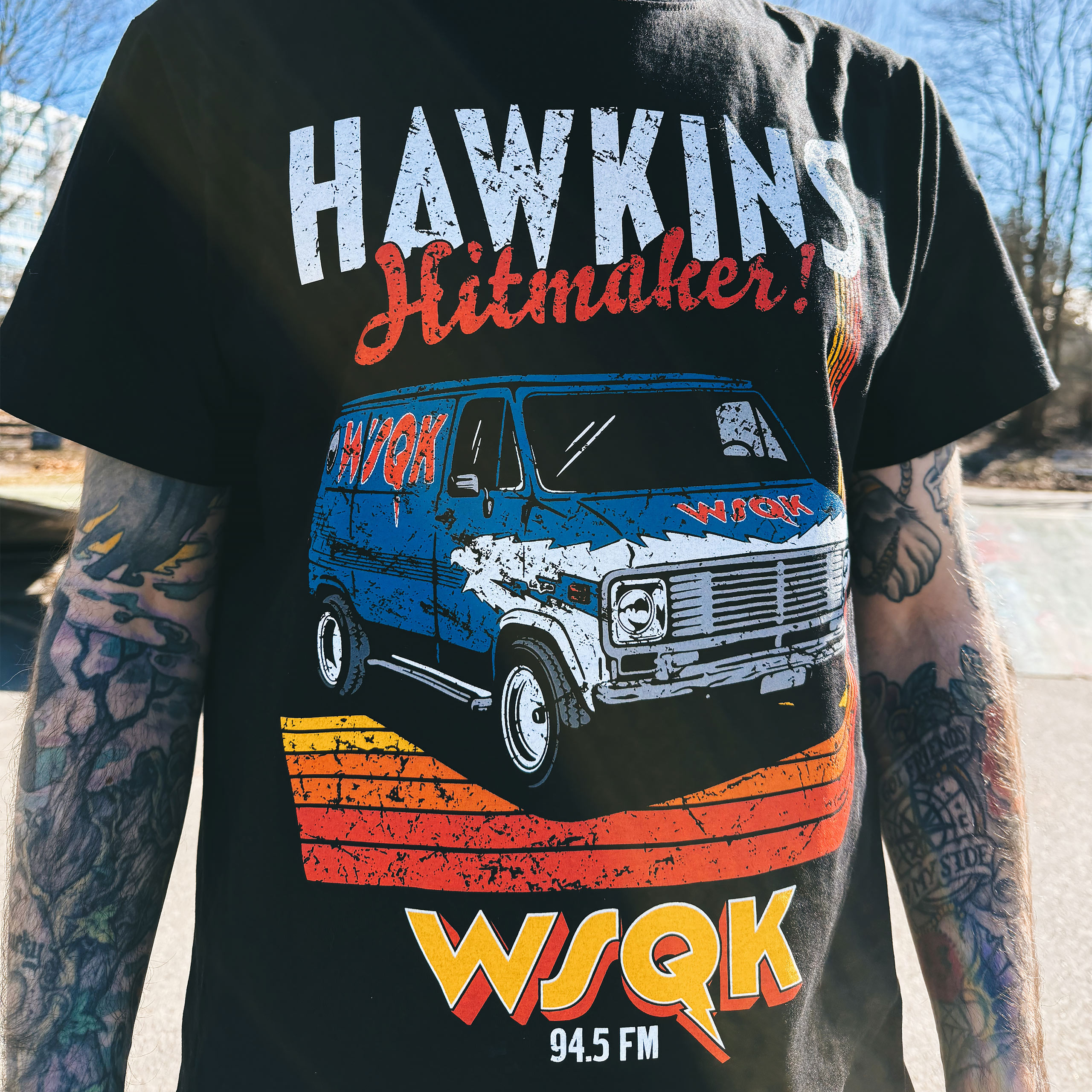 Stranger Things - Camiseta WSQK Hawkins Hitmaker
