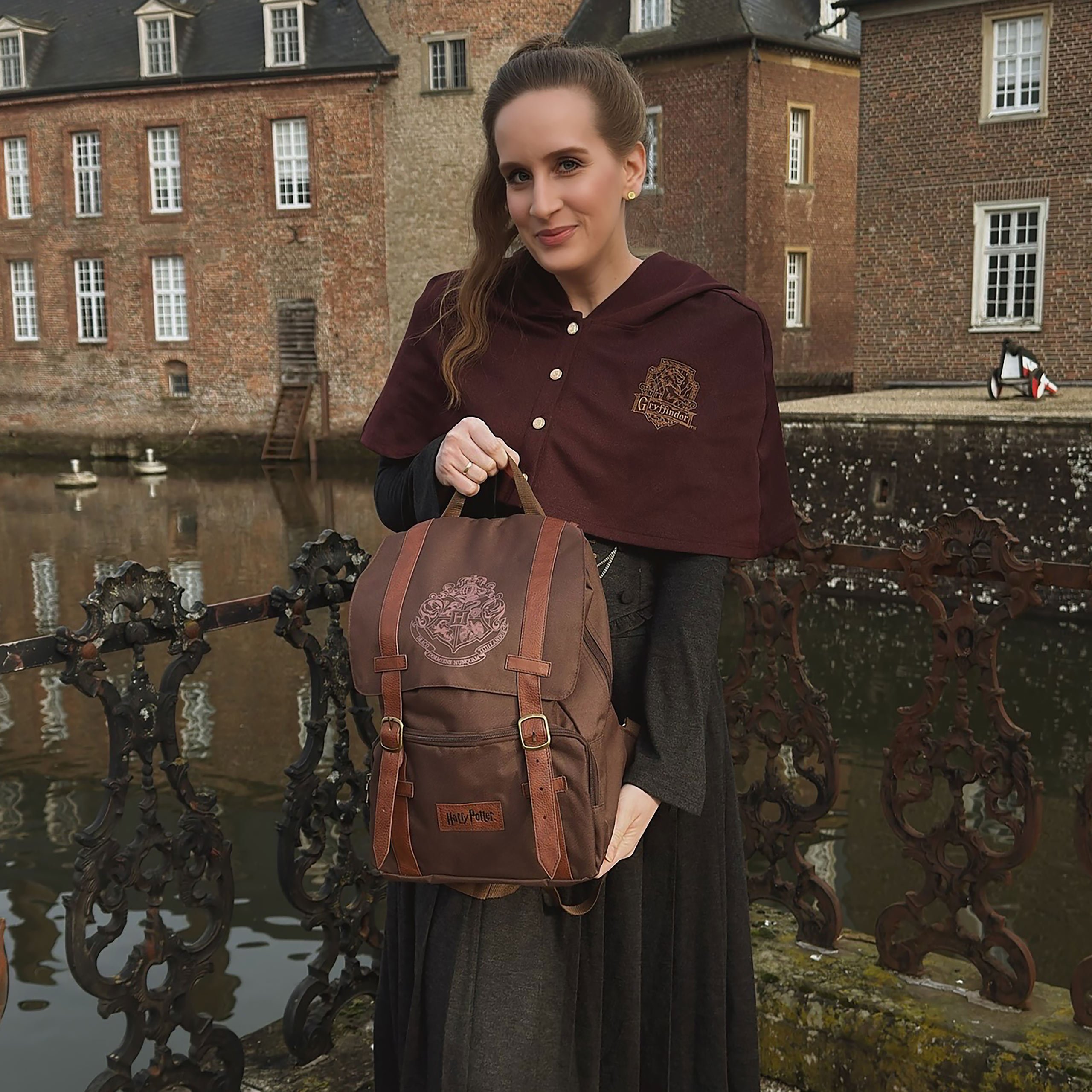 Harry Potter - Hogwarts Wappen Rucksack braun