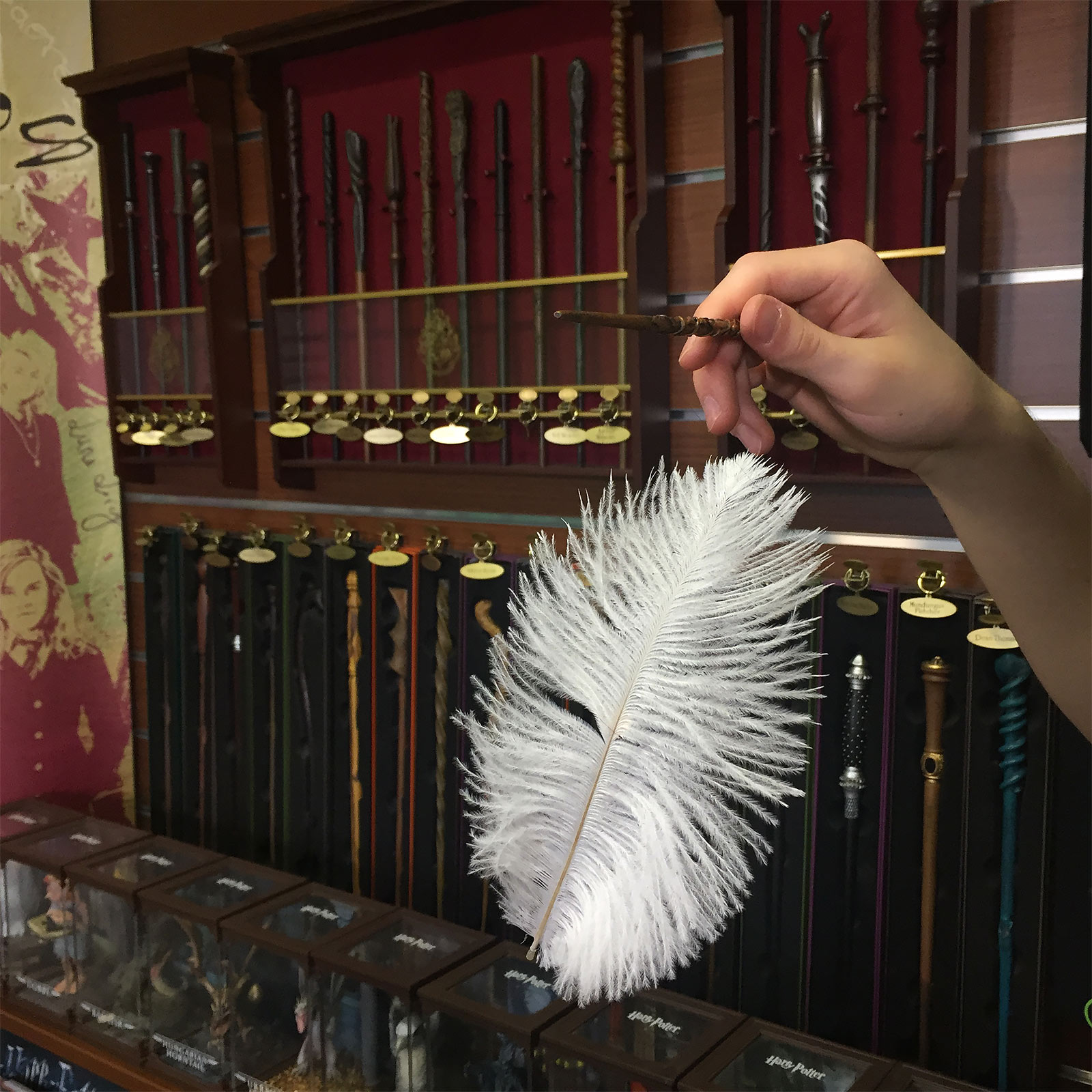Harry Potter - Wingardium Leviosa Wand & Feather Set