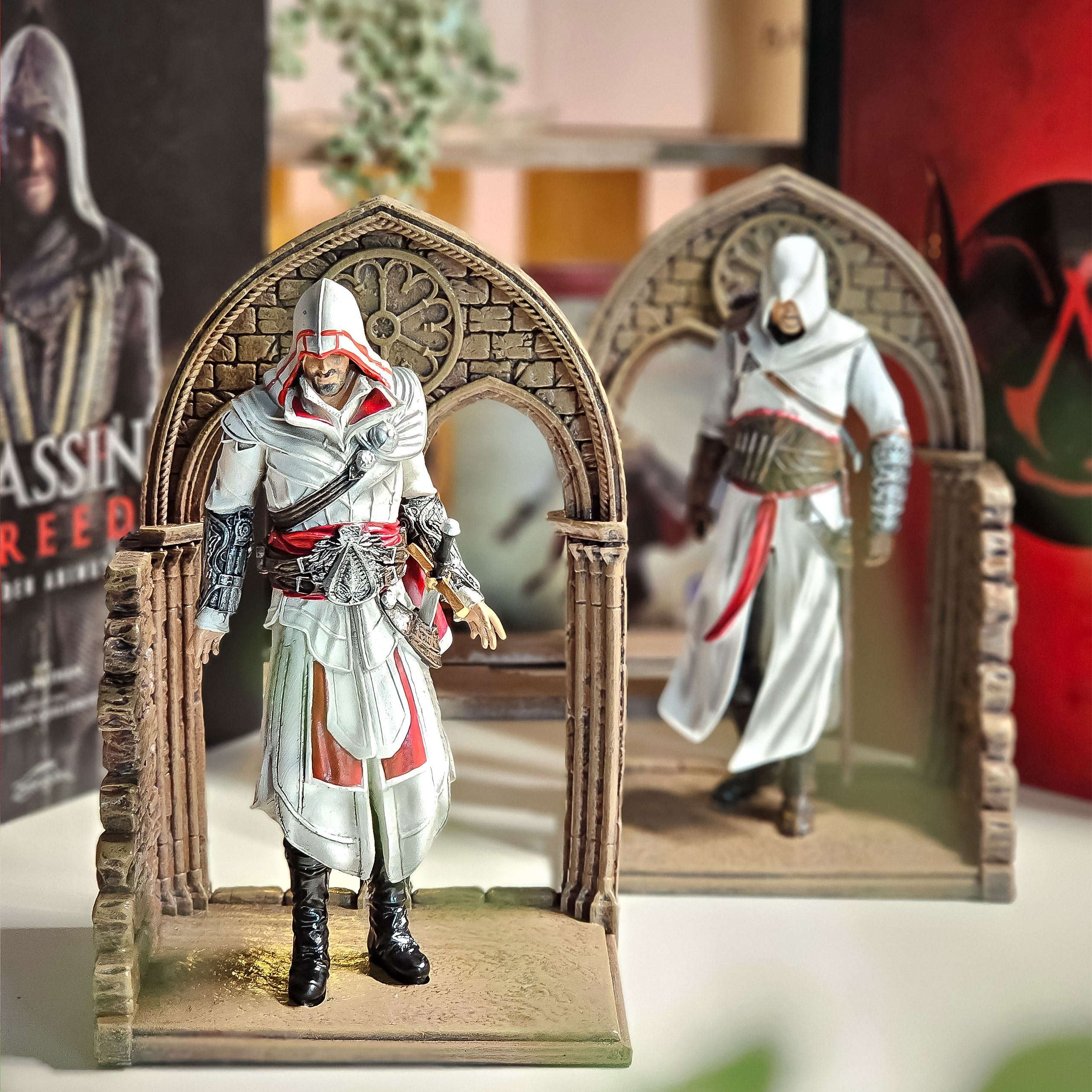 Assassin's Creed - Altair and Ezio Bookends