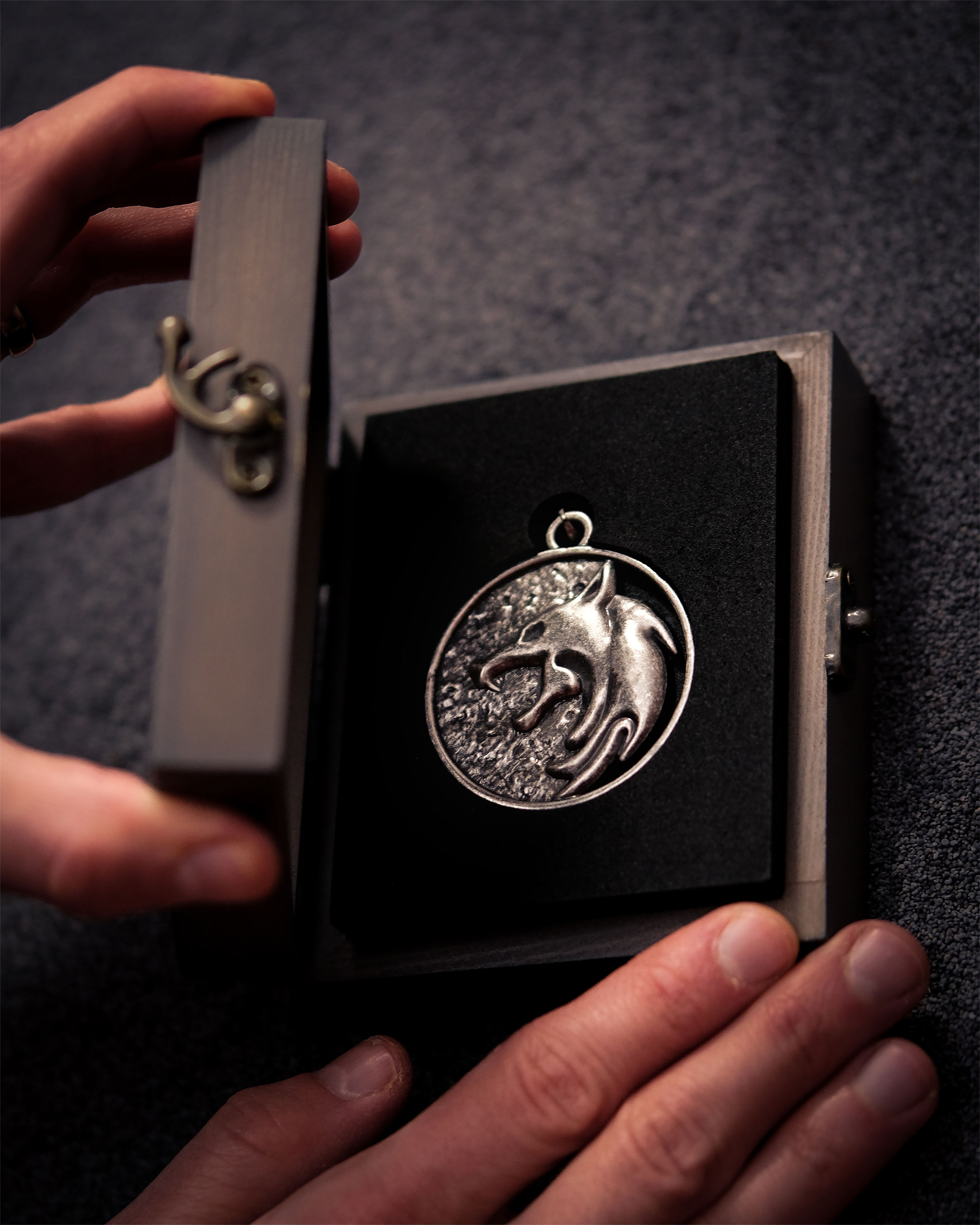 Witcher - Geralt Wolf Medallion Necklace