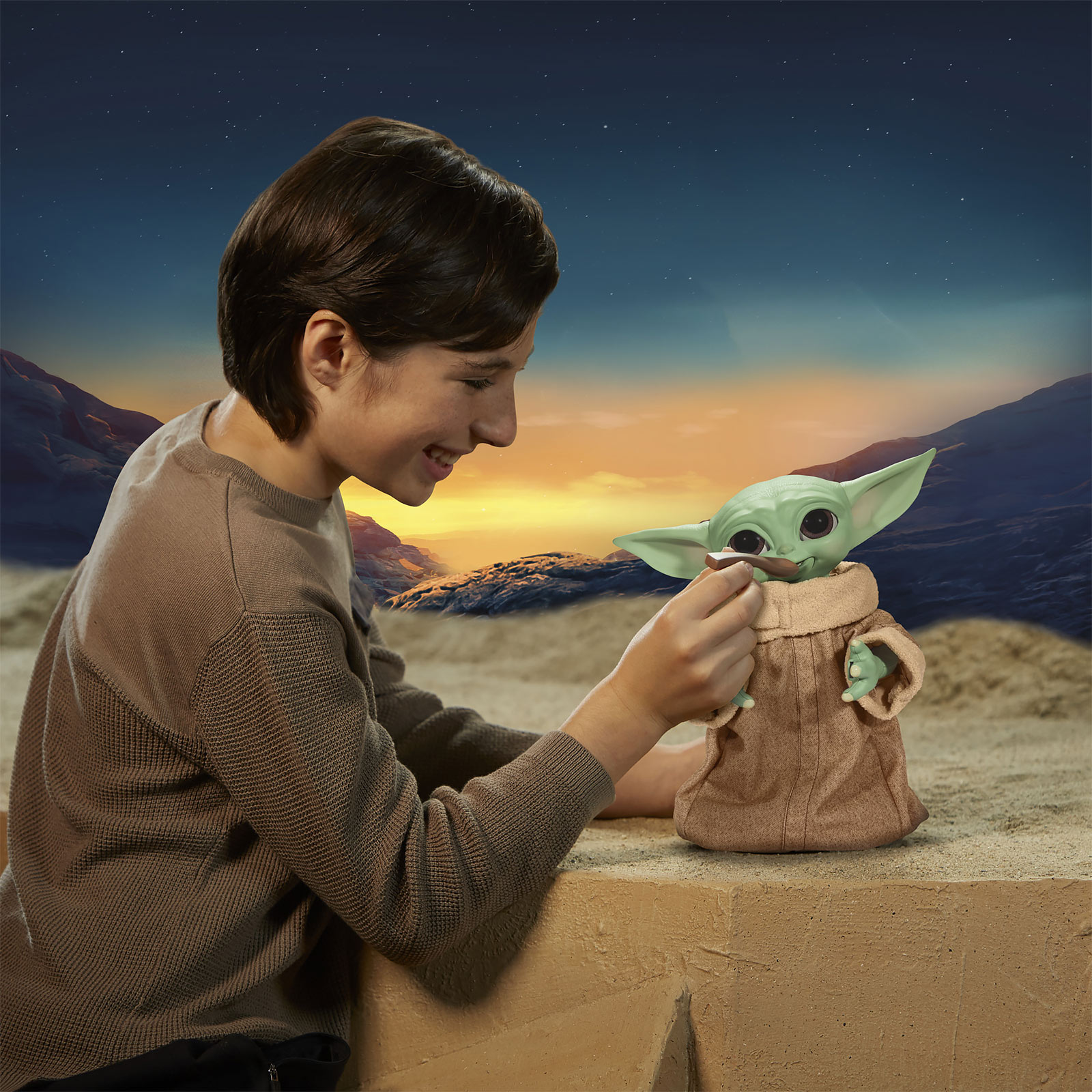 Grogu Galactic Snackin Figure Interactive - Star Wars The Mandalorian
