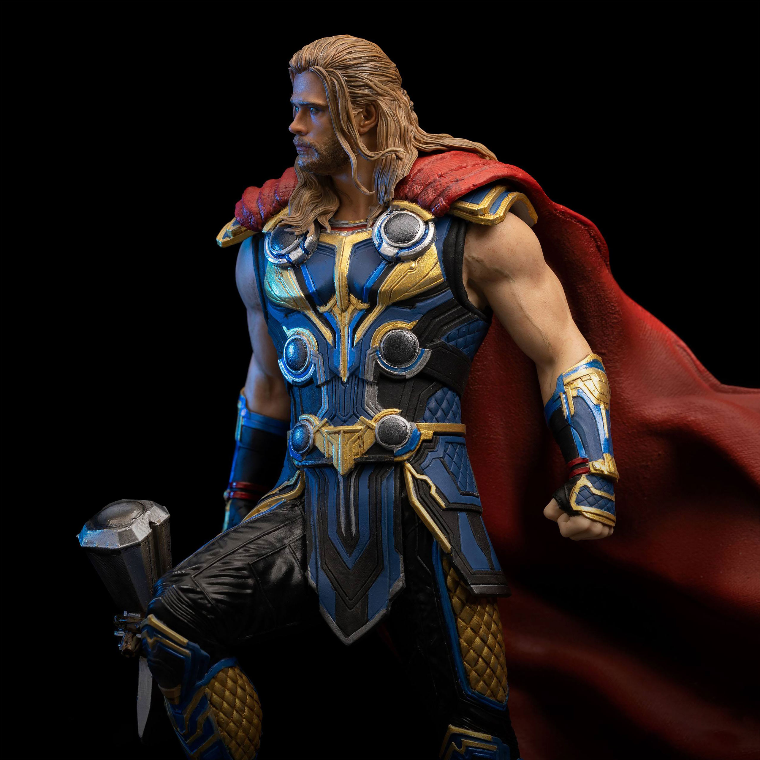 Thor - Love and Thunder - BDS Art Scale Deluxe Beeldje