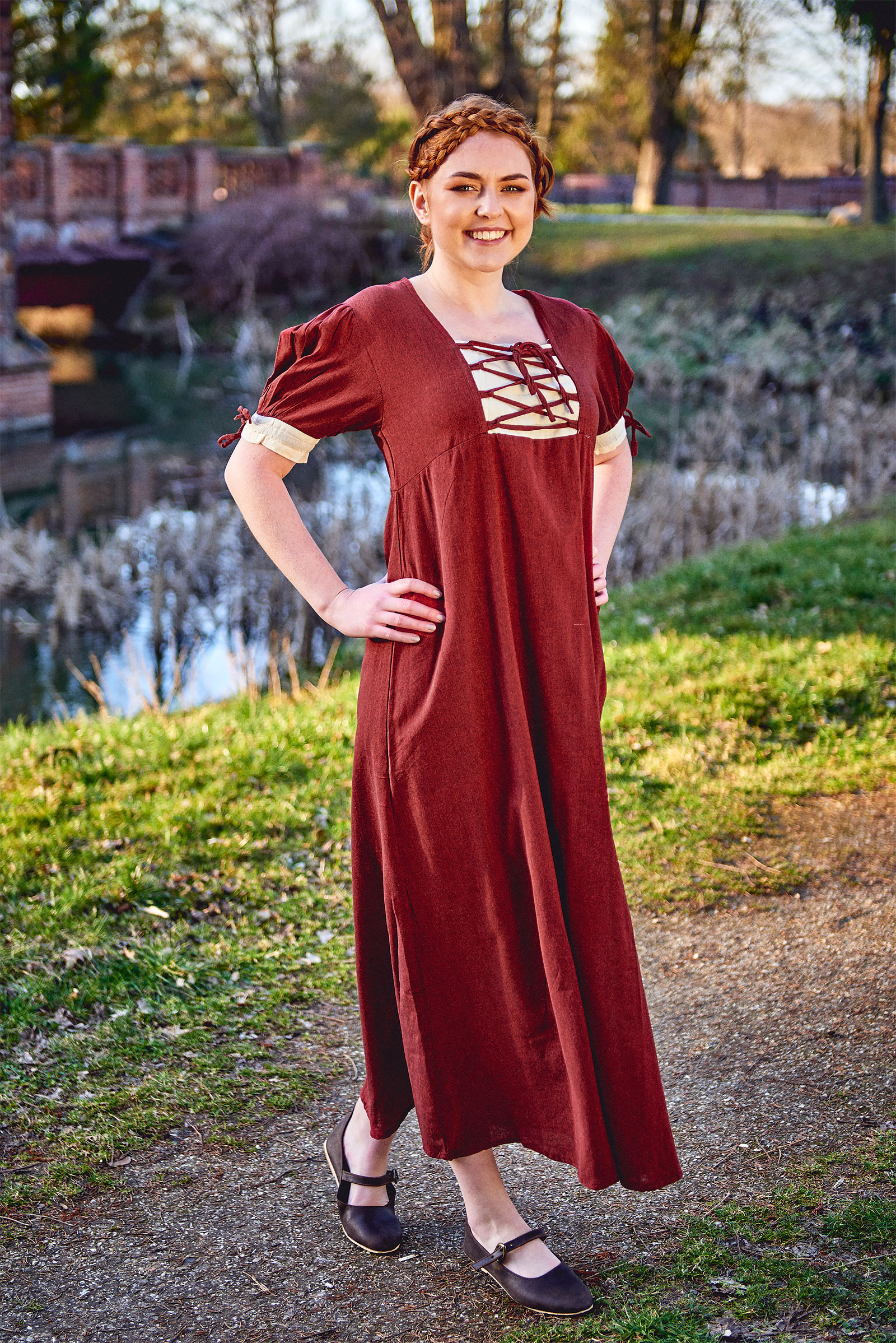 Robe d'été médiévale Lysa rouge-beige