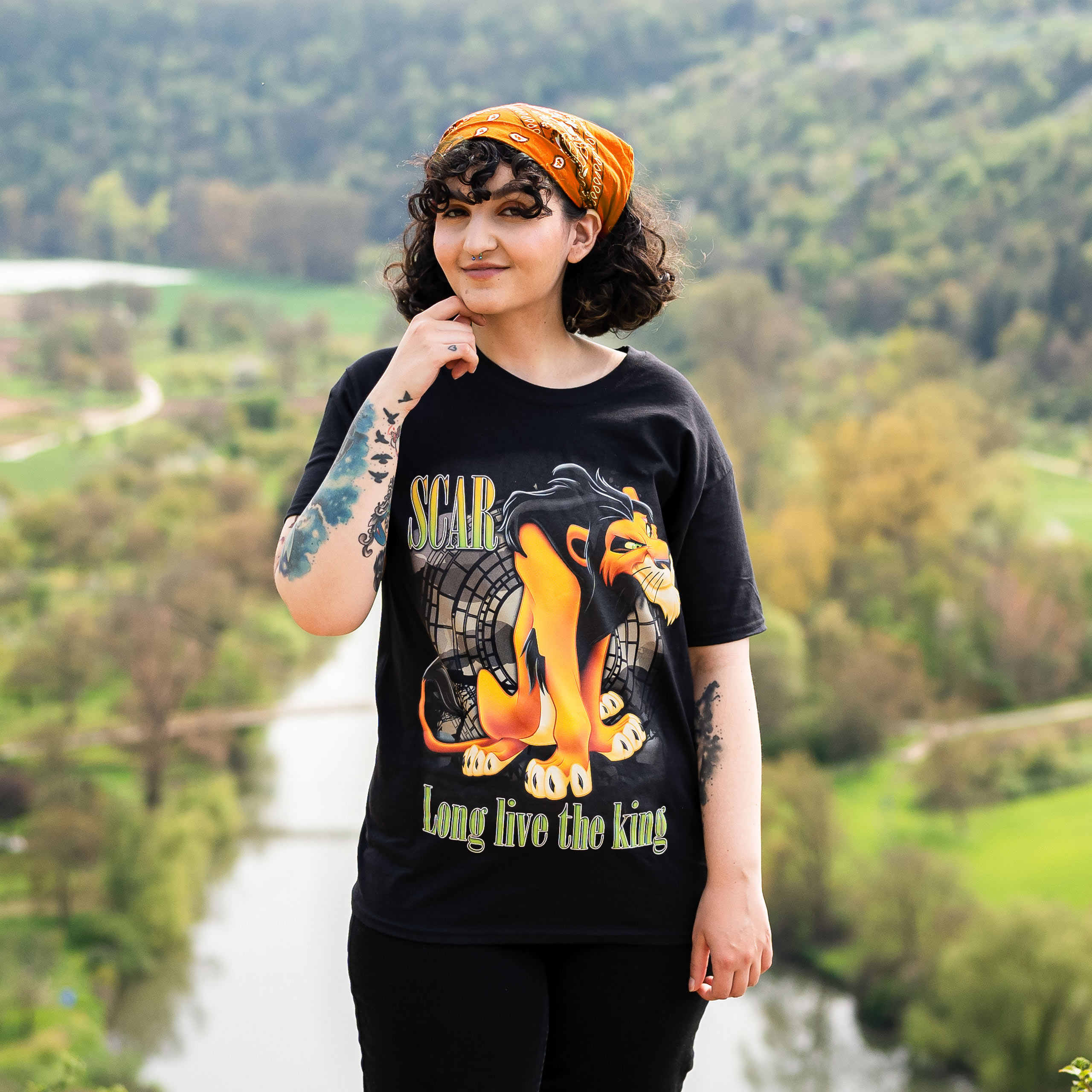 König der Löwen Long schwarz Elbenwald | King - T-Shirt Live The