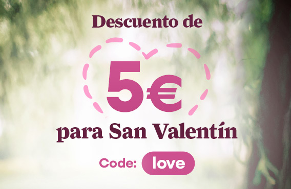 Descuento de 5€ para San Valentín con símbolo de corazón sobre fondo natural desenfocado.